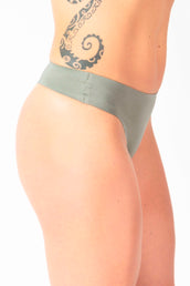 Q Linn Thong Olive Q Linn Thong Olive