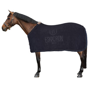 Eskadron Abschwitzdecke Heritage Fleece Stamp Shetty Navy