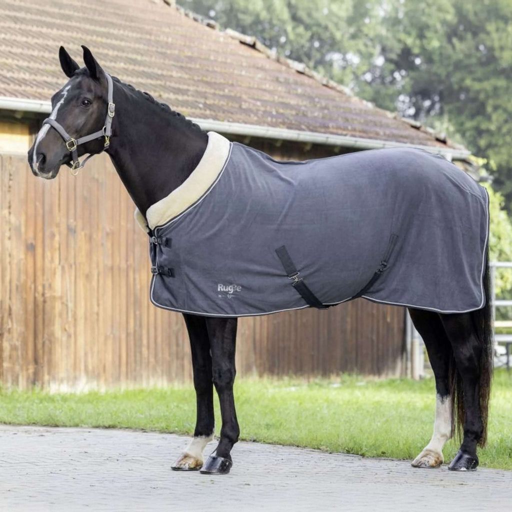 RugBe by Covalliero Fleecedecke Royal Graphite