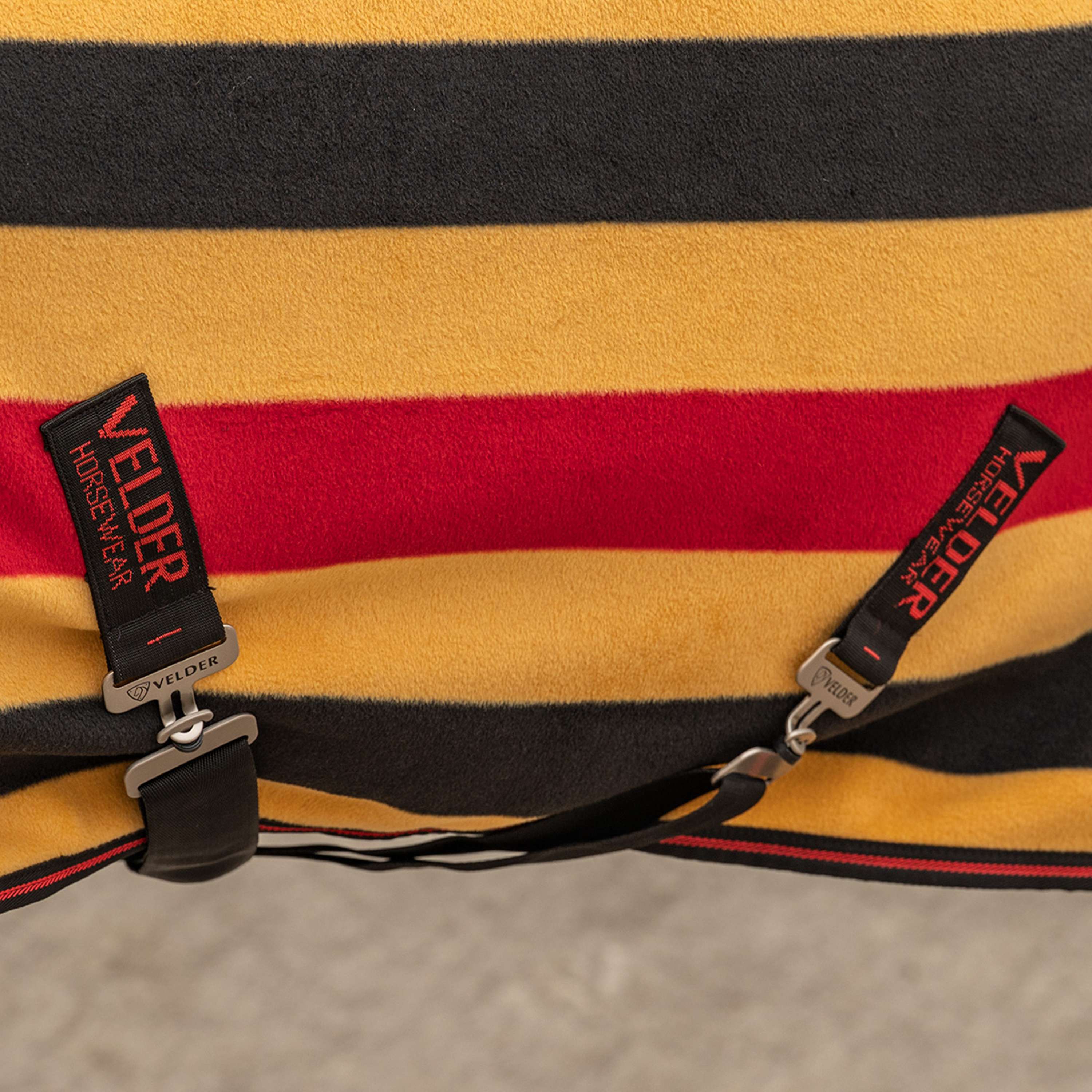 Velder Horsewear Premium Pony Deluxe Fleece Cooler Rug Schwarz/Gelb