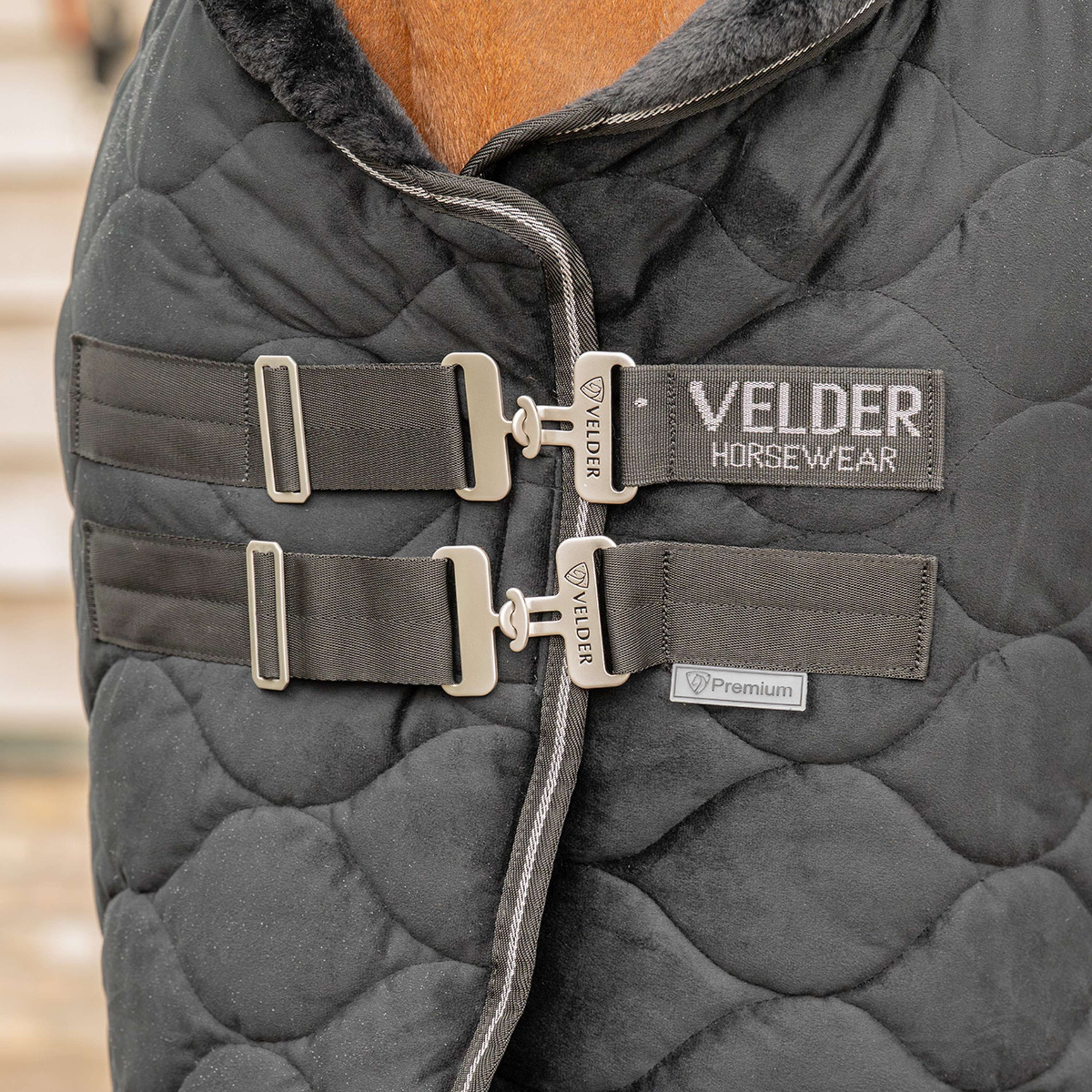 Velder Horsewear Premium Showdecke Satin Glow Black Night Velder Horsewear Premium Showdecke Satin Glow Black Night
