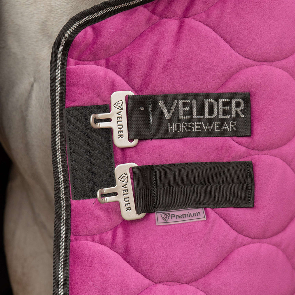 Velder Horsewear Premium Showdecke Satin Glow Dutch Raspberry