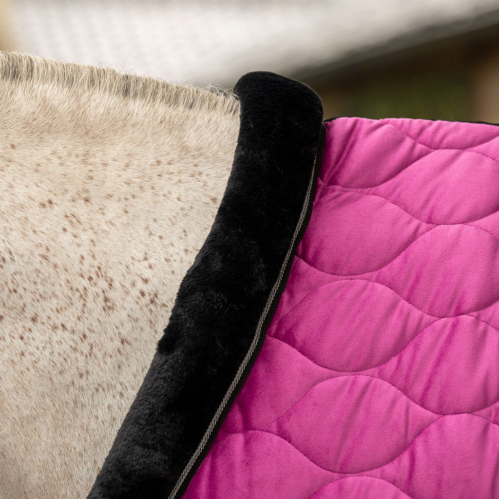 Velder Horsewear Premium Showdecke Satin Glow Dutch Raspberry