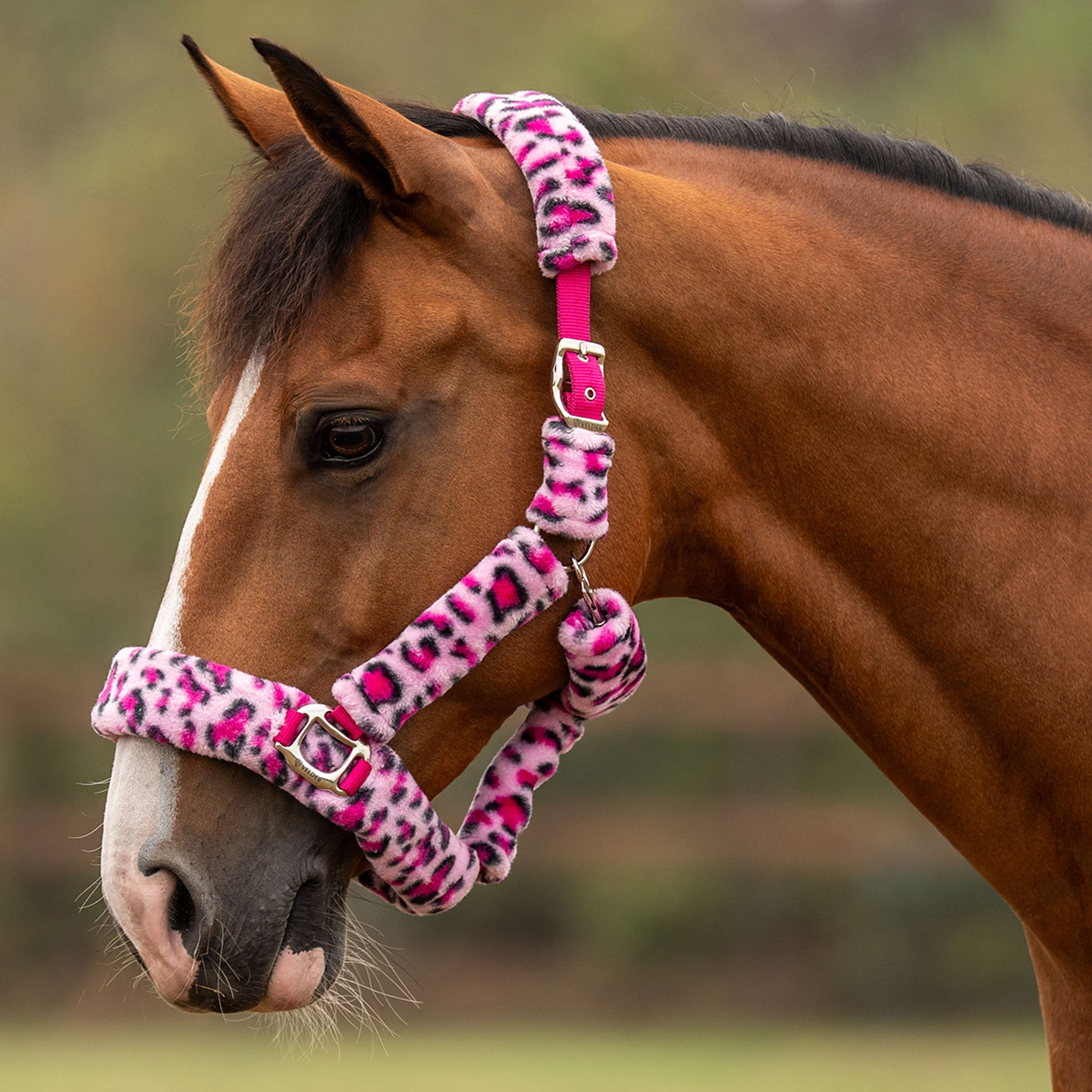 Velder Horsewear Premium Halfter Comfort Fur Snow Leopard Rosa