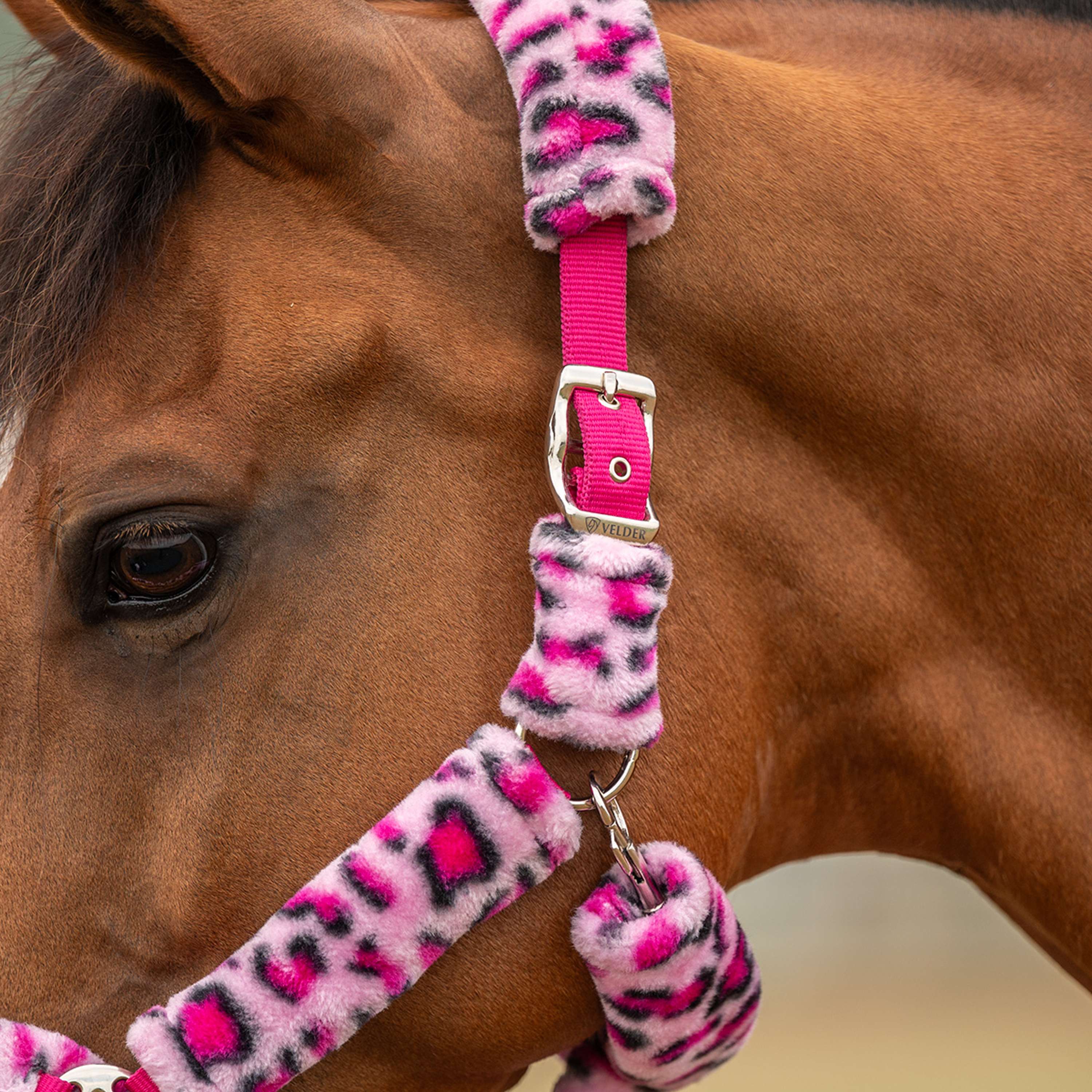 Velder Horsewear Premium Halfter Comfort Fur Snow Leopard Rosa