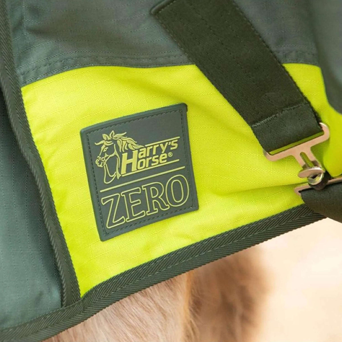 Harry's Horse Regendecke STOUT! Lime 0g Armeegrün