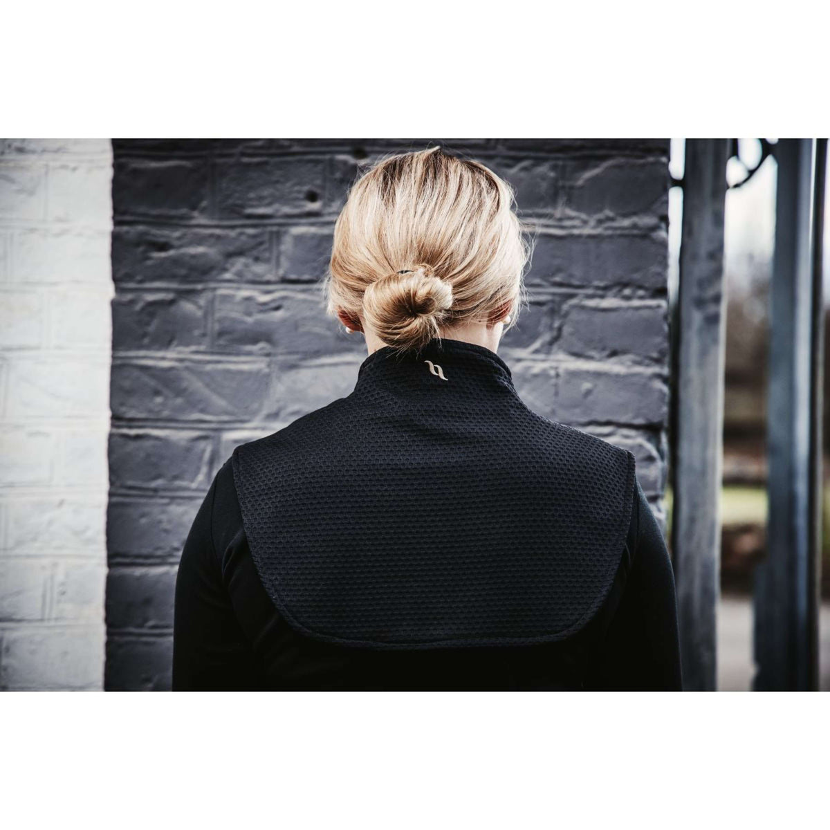 Back on Track Genickpolster Carnelian Schwarz