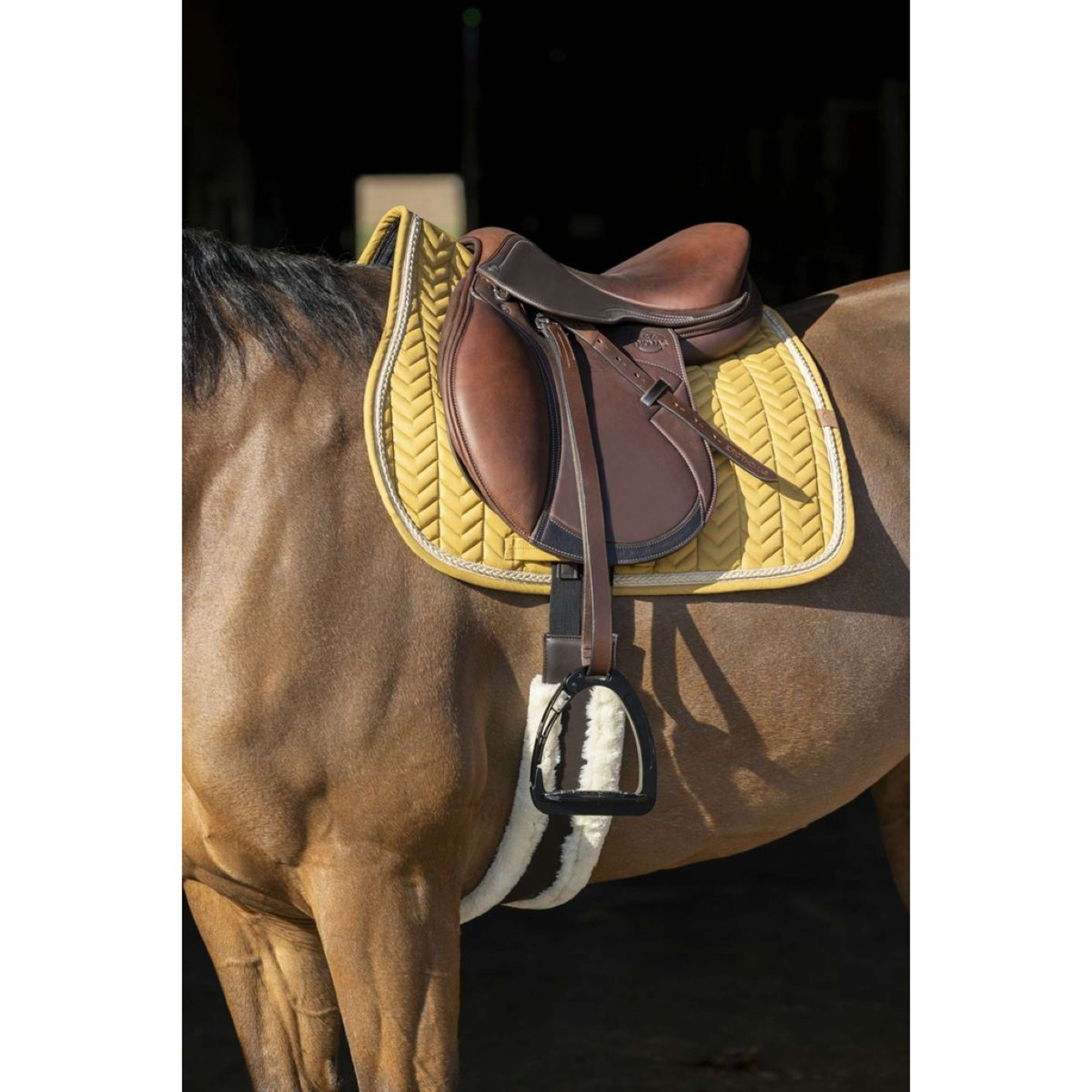 EQUITHÈME Schabracke Softy Jumping Senf EQUITHÈME Schabracke Softy Jumping Senf