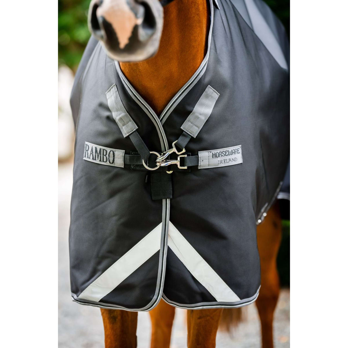 Rambo by Horseware Turnout 1680D Plus 100g Schwarz/Thunderstorm Grey/Silver