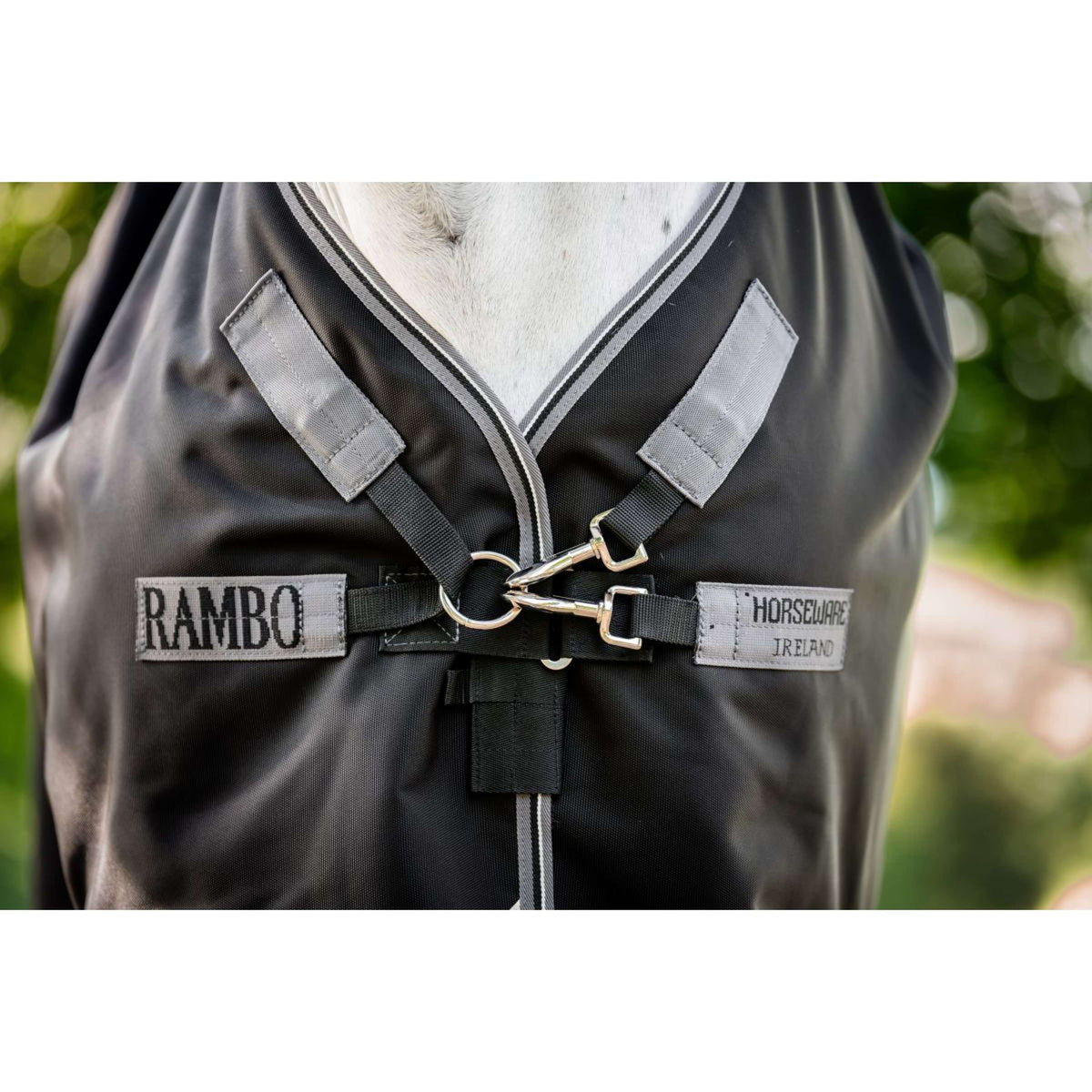 Rambo by Horseware Turnout 1680D 50g Schwarz/Thunderstorm Grey/Silver