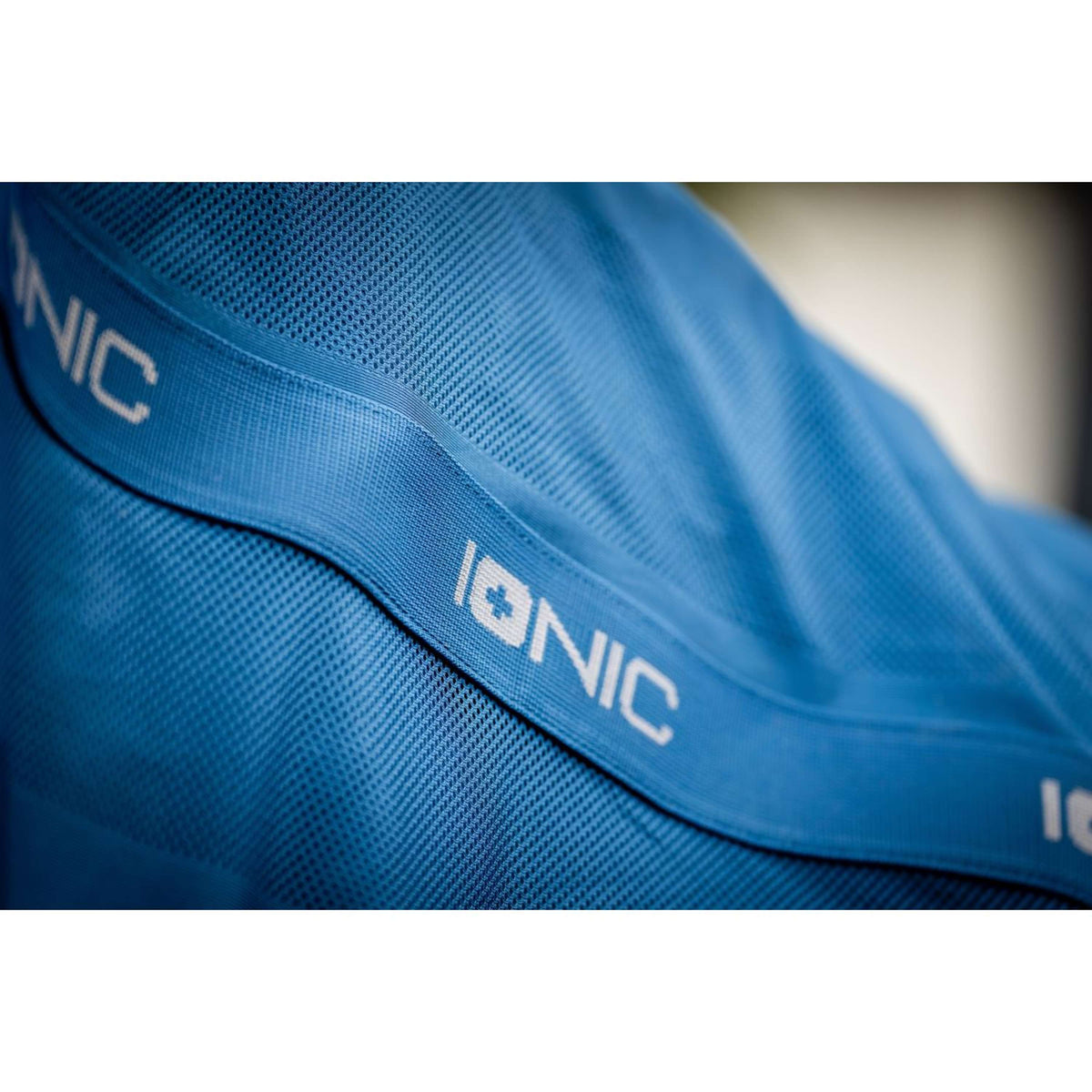 Horseware Halsstück Therapy Mesh Cooler Imperialblau/Silber/Marineblau