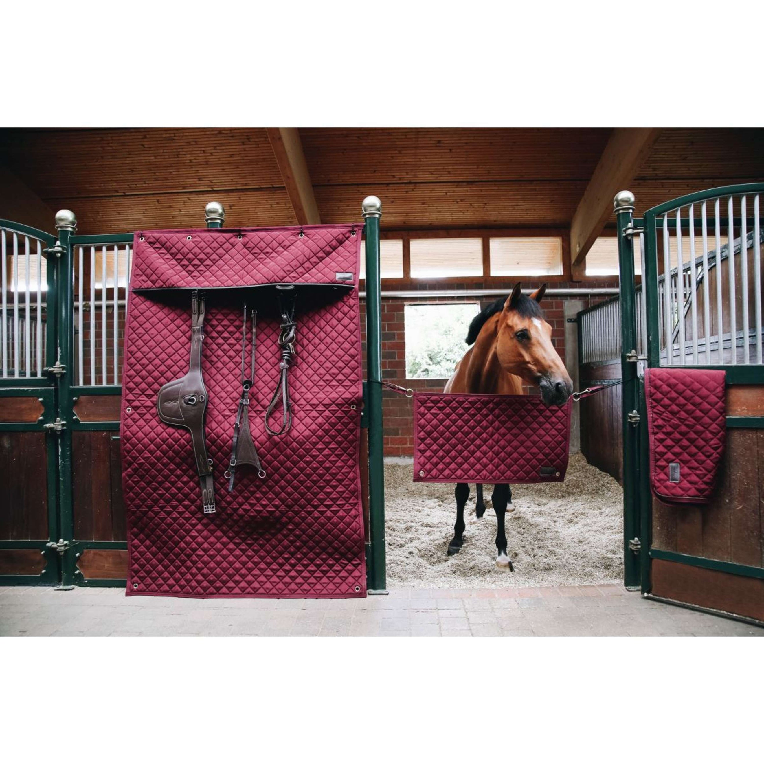 Kentucky Stable Curtain Bordeaux Kentucky Stable Curtain Bordeaux