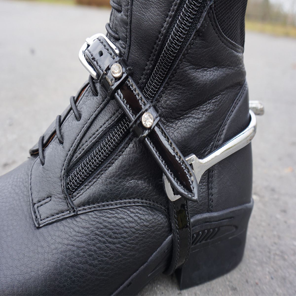 Kavalkade Sporenriemen Crystal Schwarzer Lack