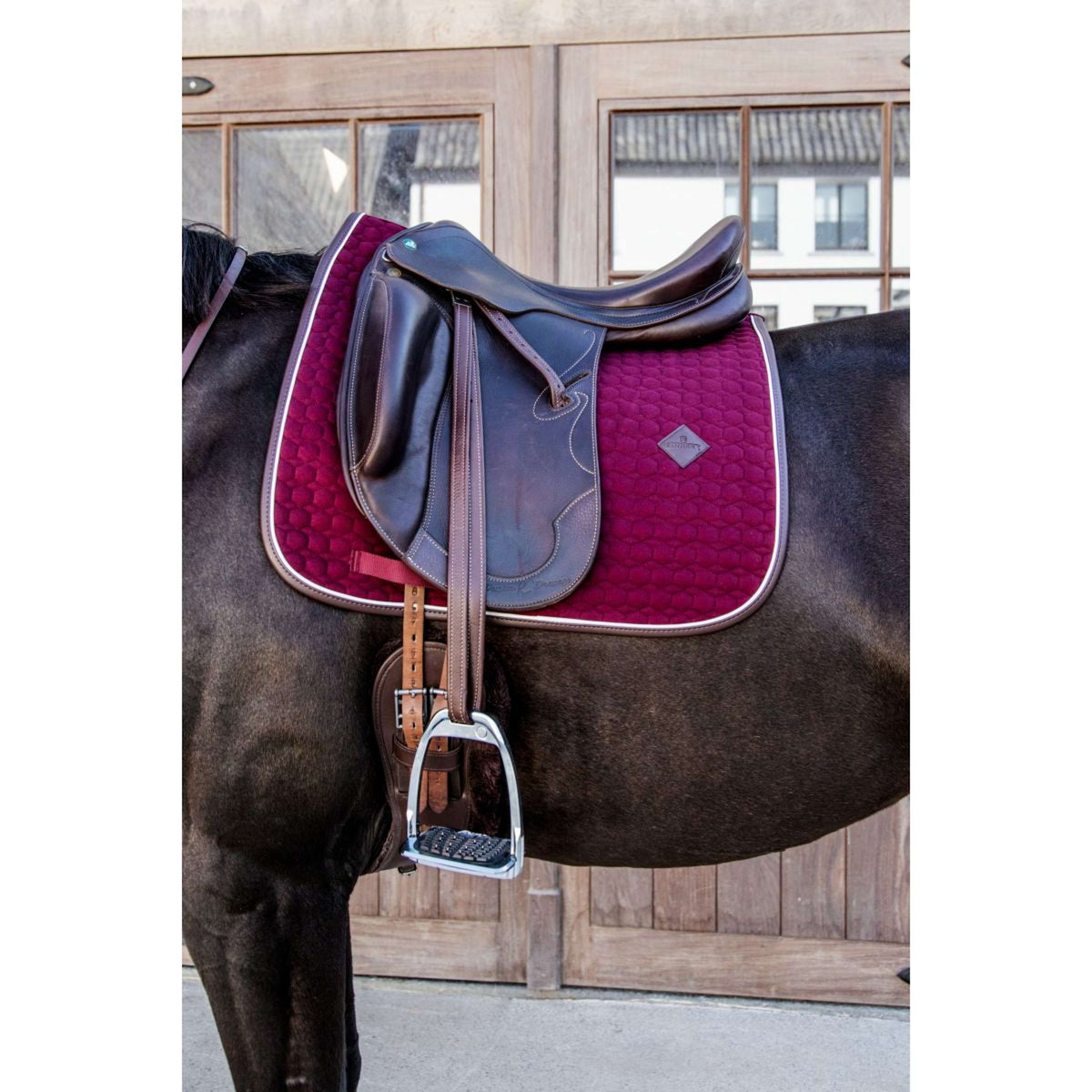 Kentucky Dressur Satteldecke Classic Leder Bordeaux