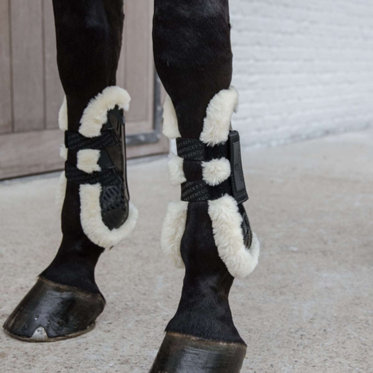 Kentucky Horsewear Sehnenschutz Velcro Vegan Sheepskin Schwarz