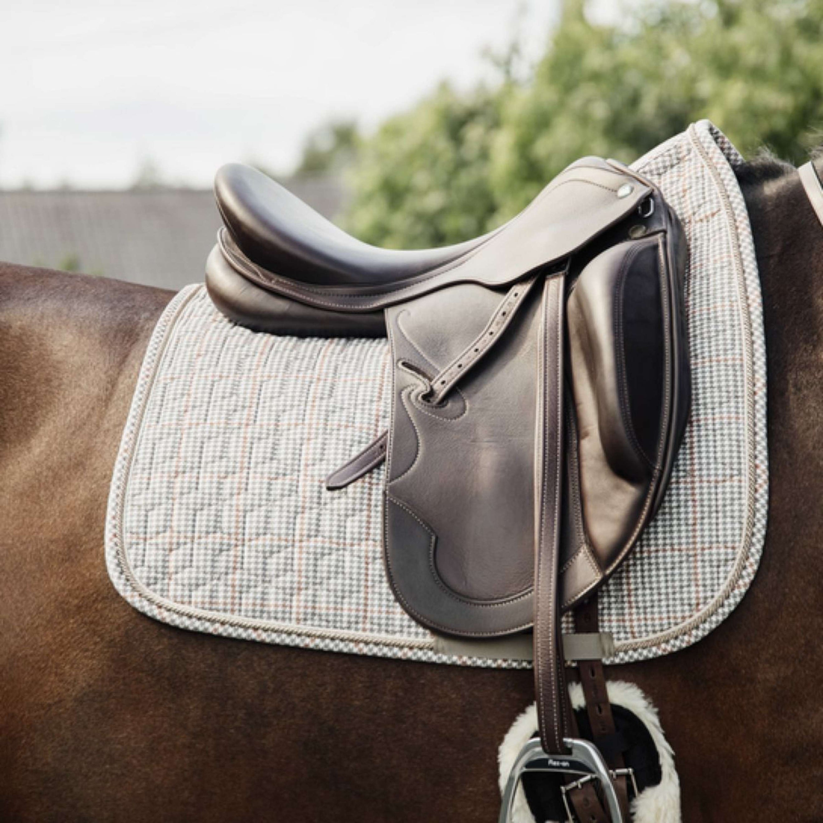Kentucky Horsewear Schabracke Pied-de-Poule Dressur Beige Kentucky Horsewear Schabracke Pied-de-Poule Dressur Beige