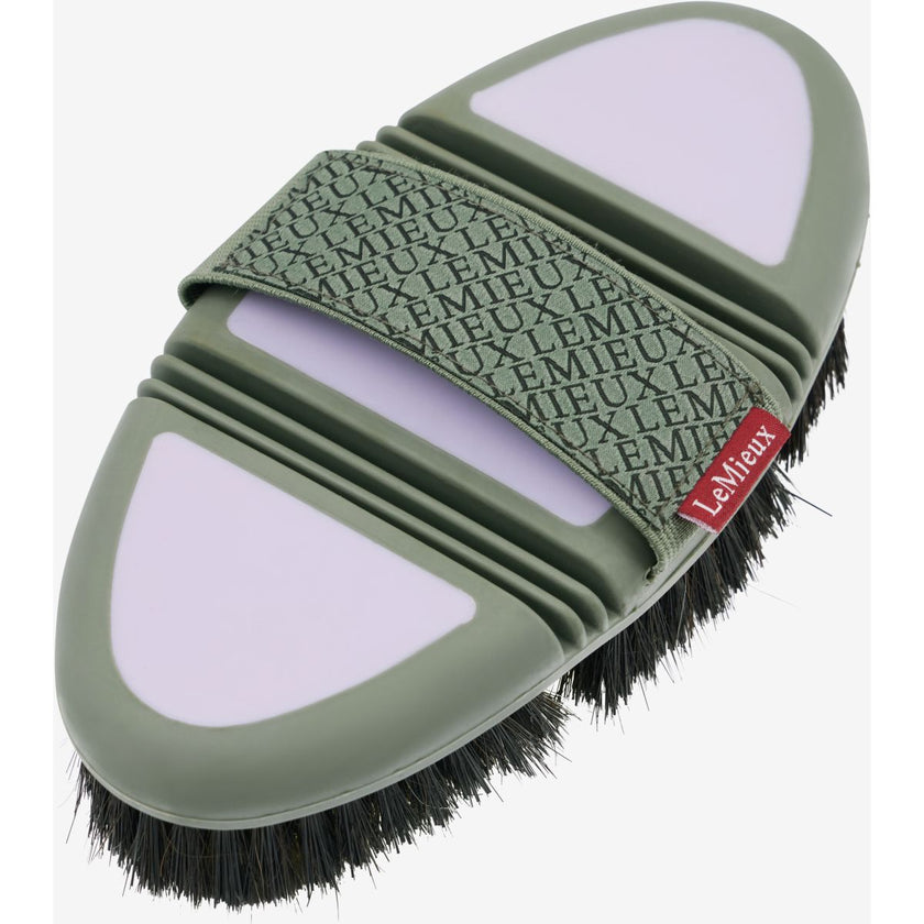 LeMieux Bürste Flexi mit Schwamm Lila LeMieux Bürste Flexi mit Schwamm Lila