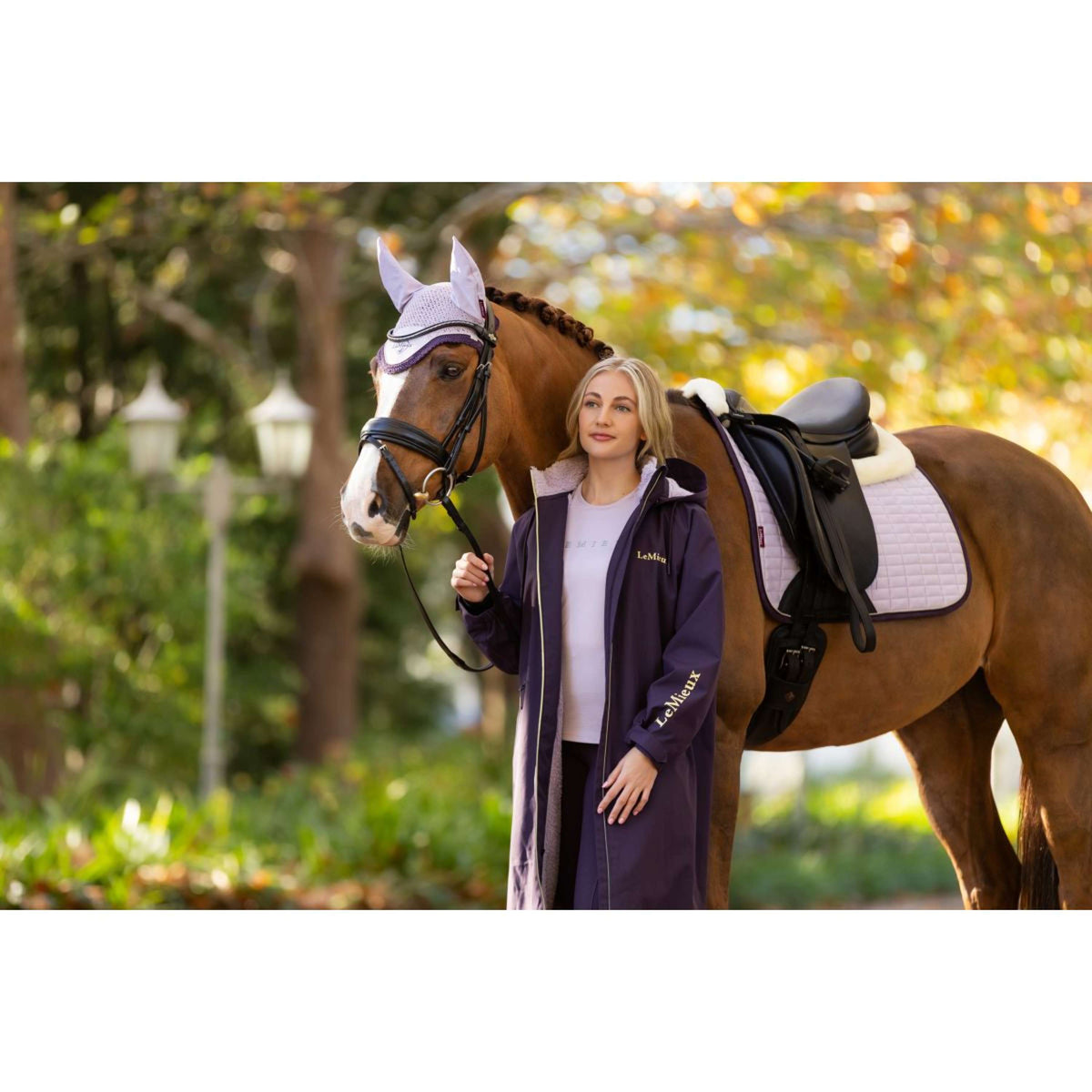 LeMieux Schabracke Merino Suede Dressur Lila