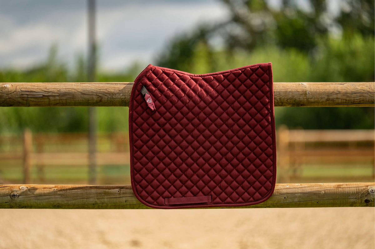 Velder Horsewear Essentials Schabracke Dressur Classic Bordeaux
