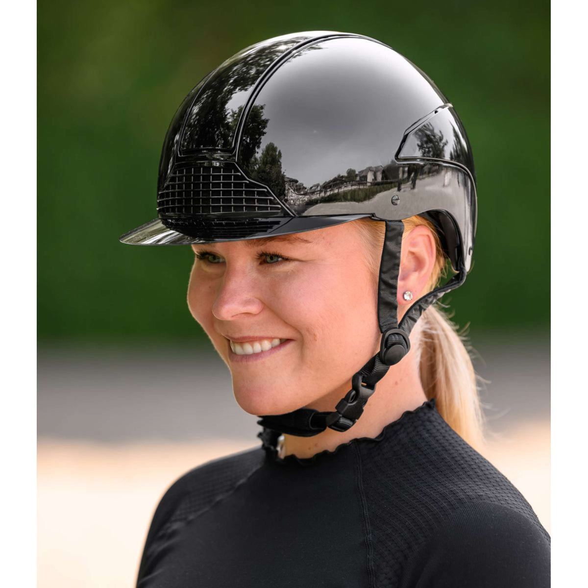 Swing Reithelm H24 Glossy Schwarz