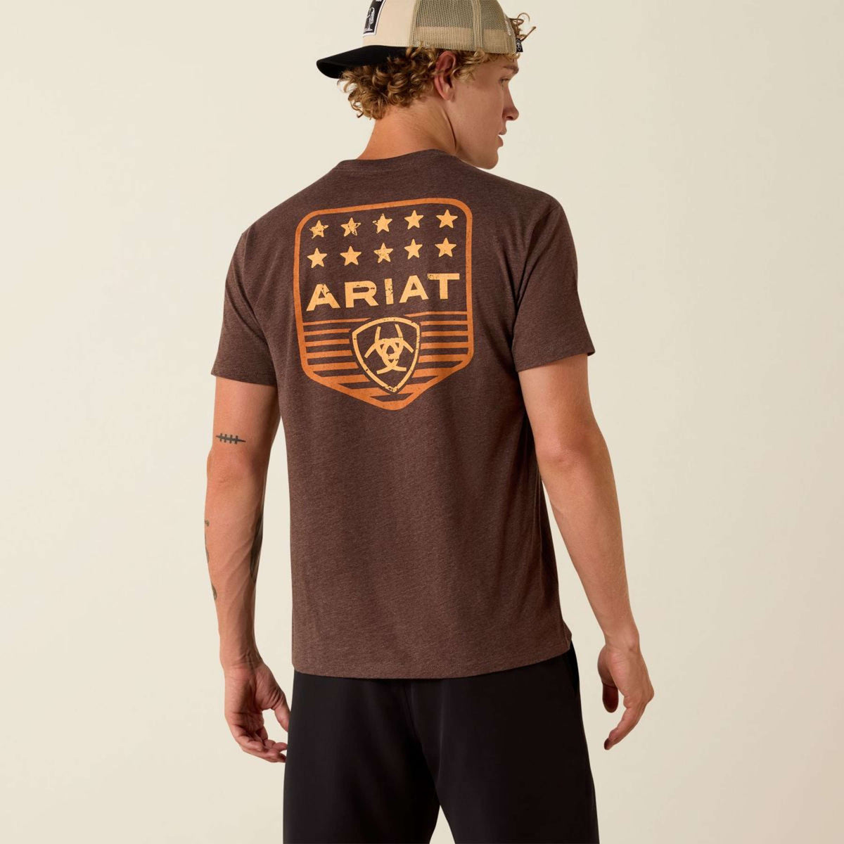 Ariat T-Shirt Strip Patriotic Badge Tee Herren Brown Heather