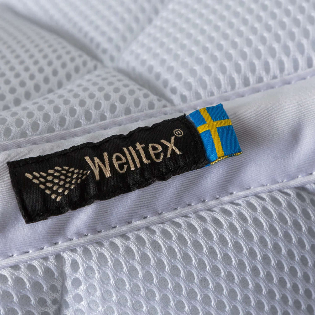 Back on Track Schabracke Airflow Dressur Weiß