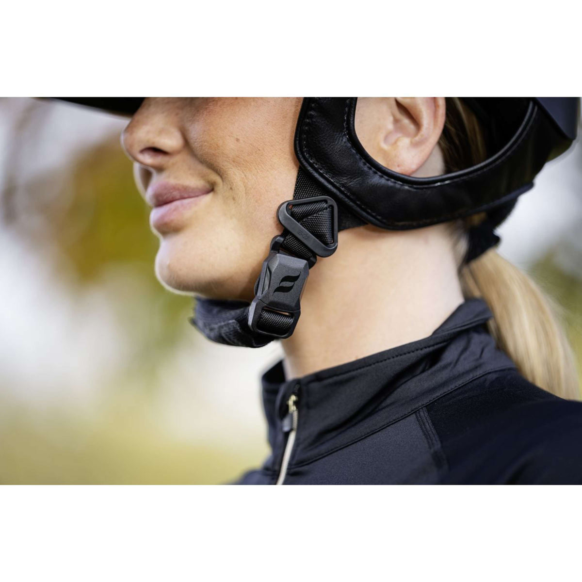 Back on Track Reithelm Caracas Mips Schwarz