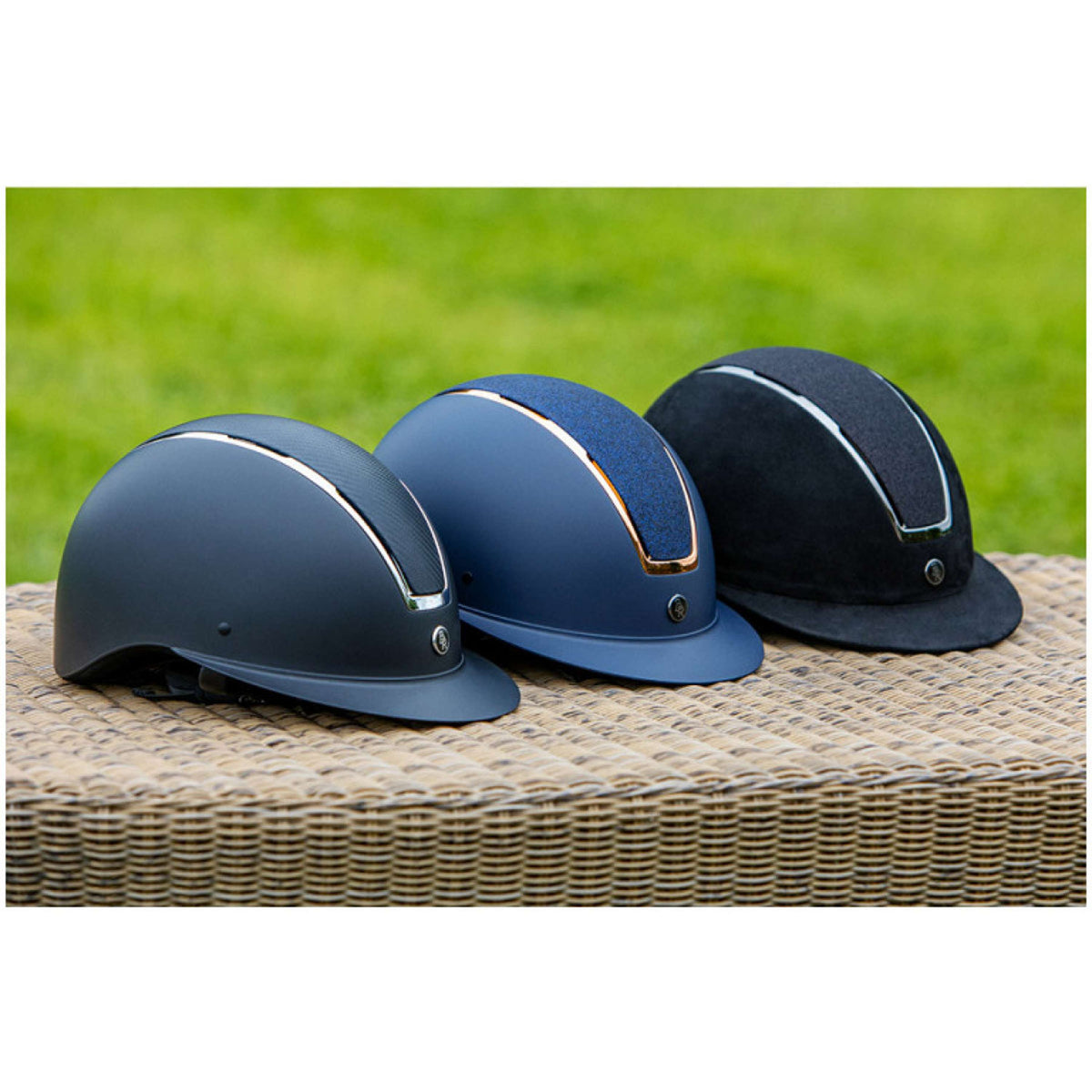 BR Reithelm Omega painted Schwarz/Chrom