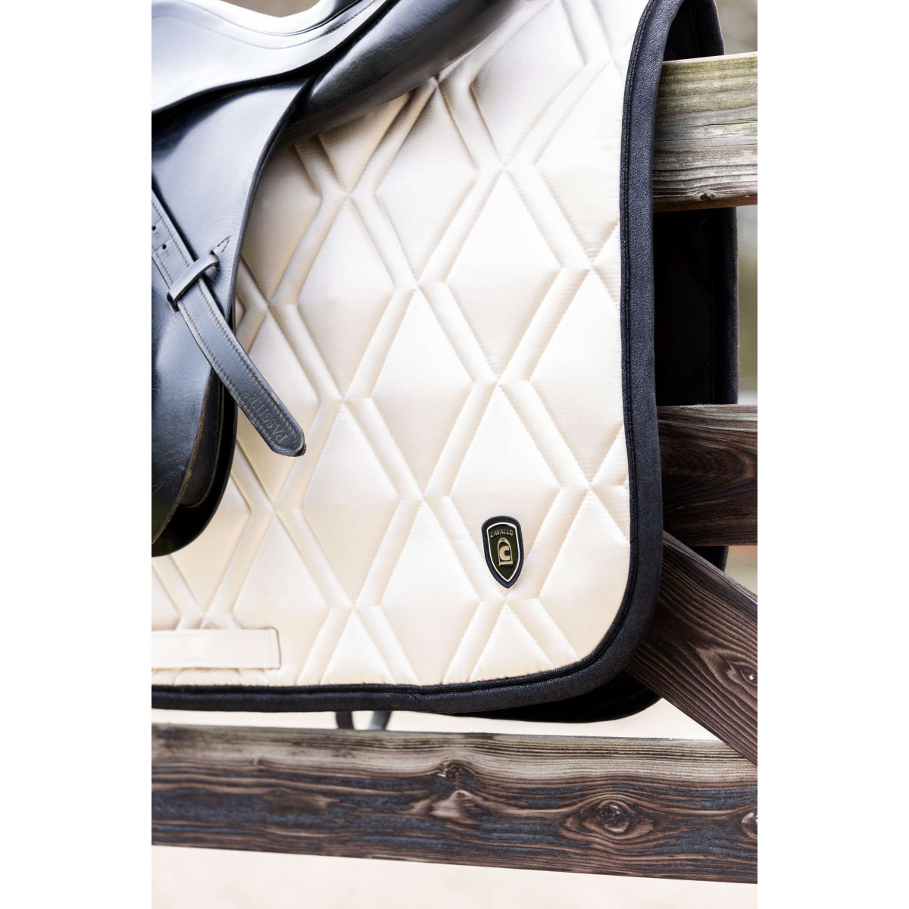 Cavallo Schabracke Cavallune Dressur Vanille