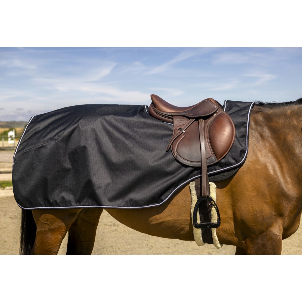 EQUITHÈME Ausreitdecke Tyrex 600D Schwarz