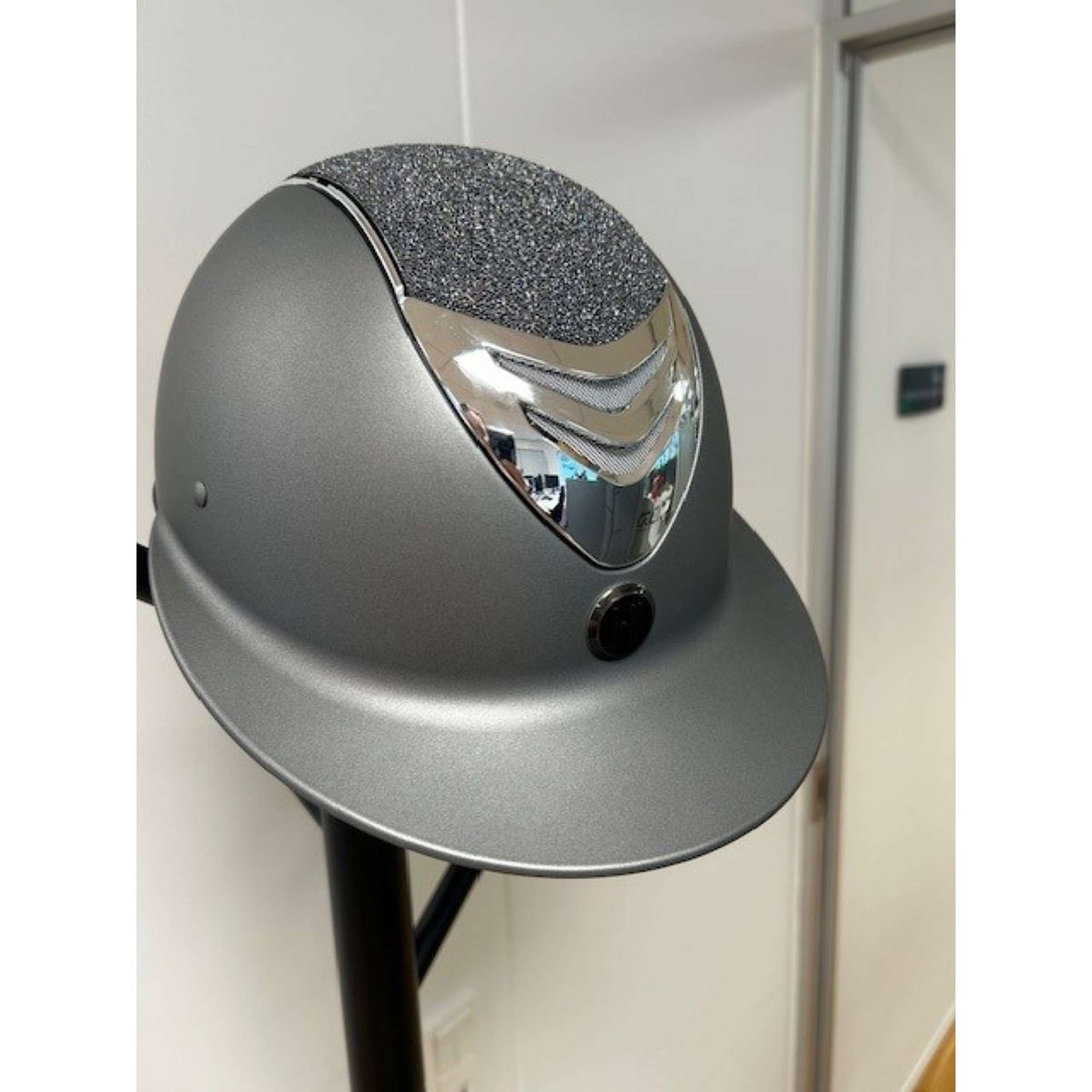 OneK Reithelm Mips Avancé Matt Glitzersilber Grau OneK Reithelm Mips Avancé Matt Glitzersilber Grau