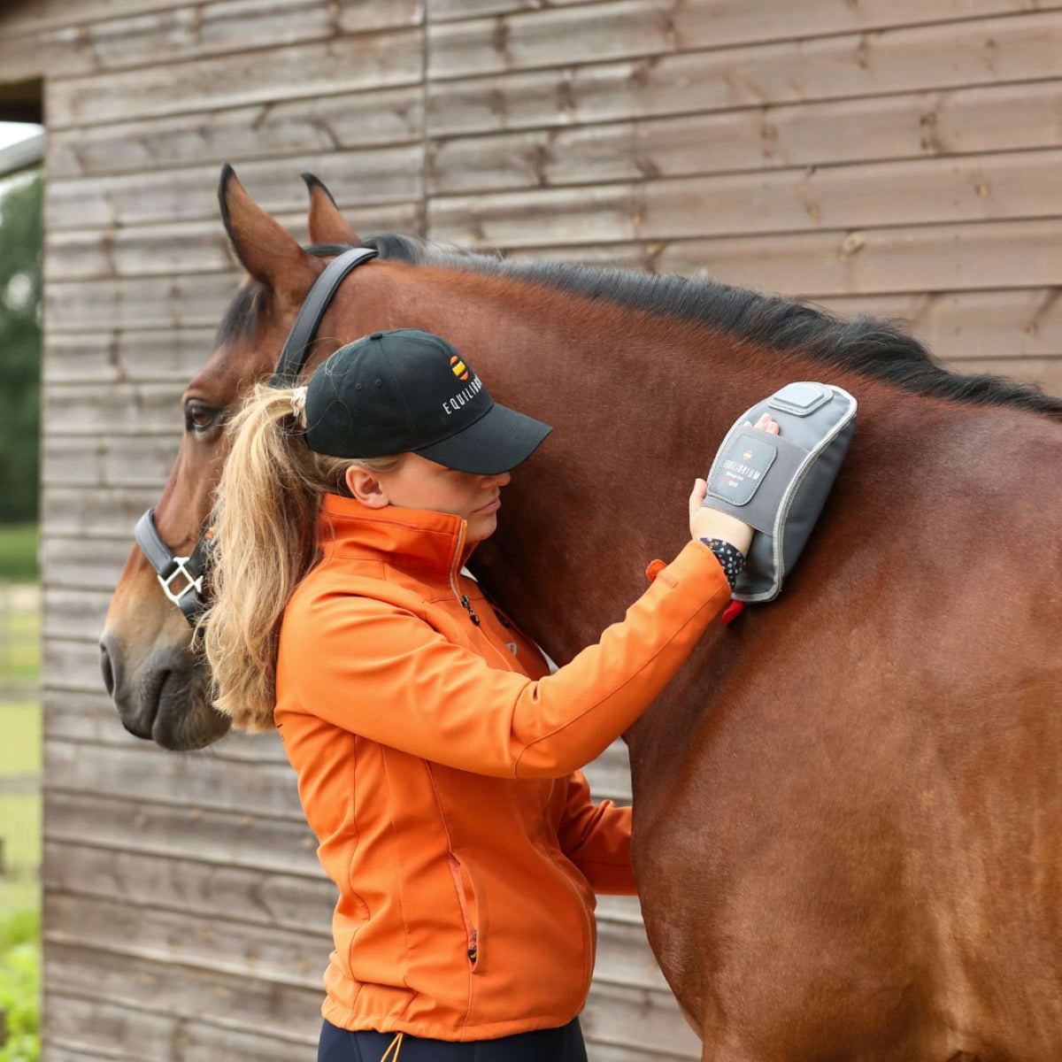 Equilibrium Massagehandschuh Hotspot Grau