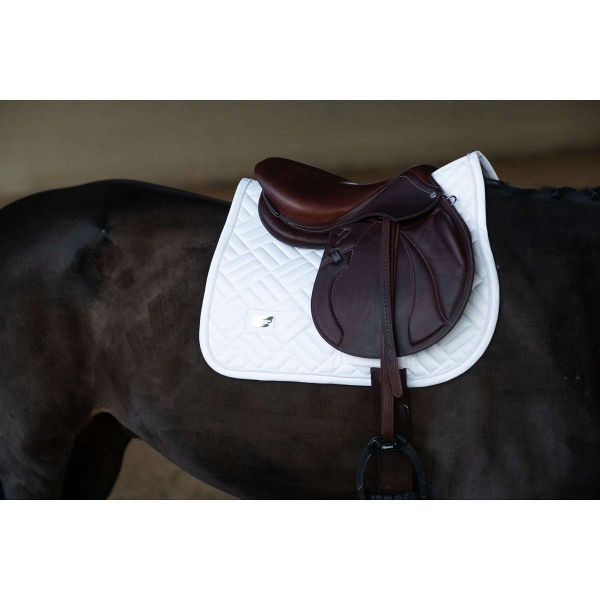 Equestrian Stockholm Schabracke Modern Springen White Silver