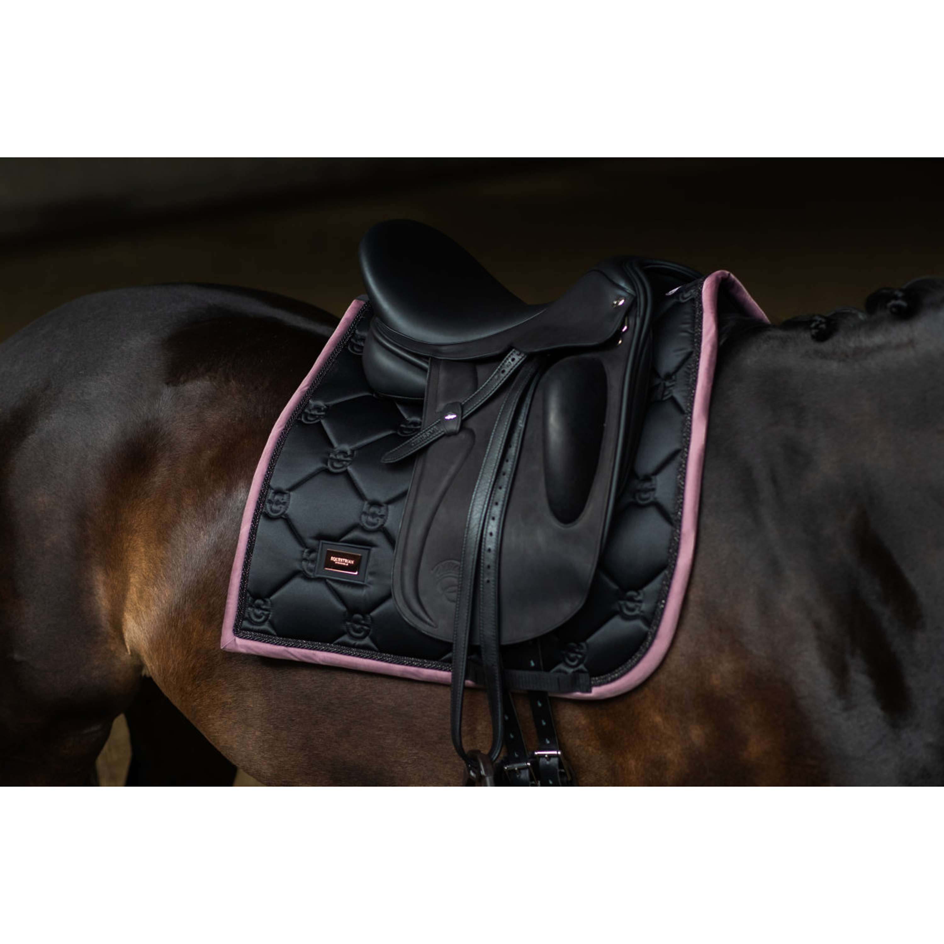 Equestrian Stockholm Schabracke Dressur Schwarz/Blush