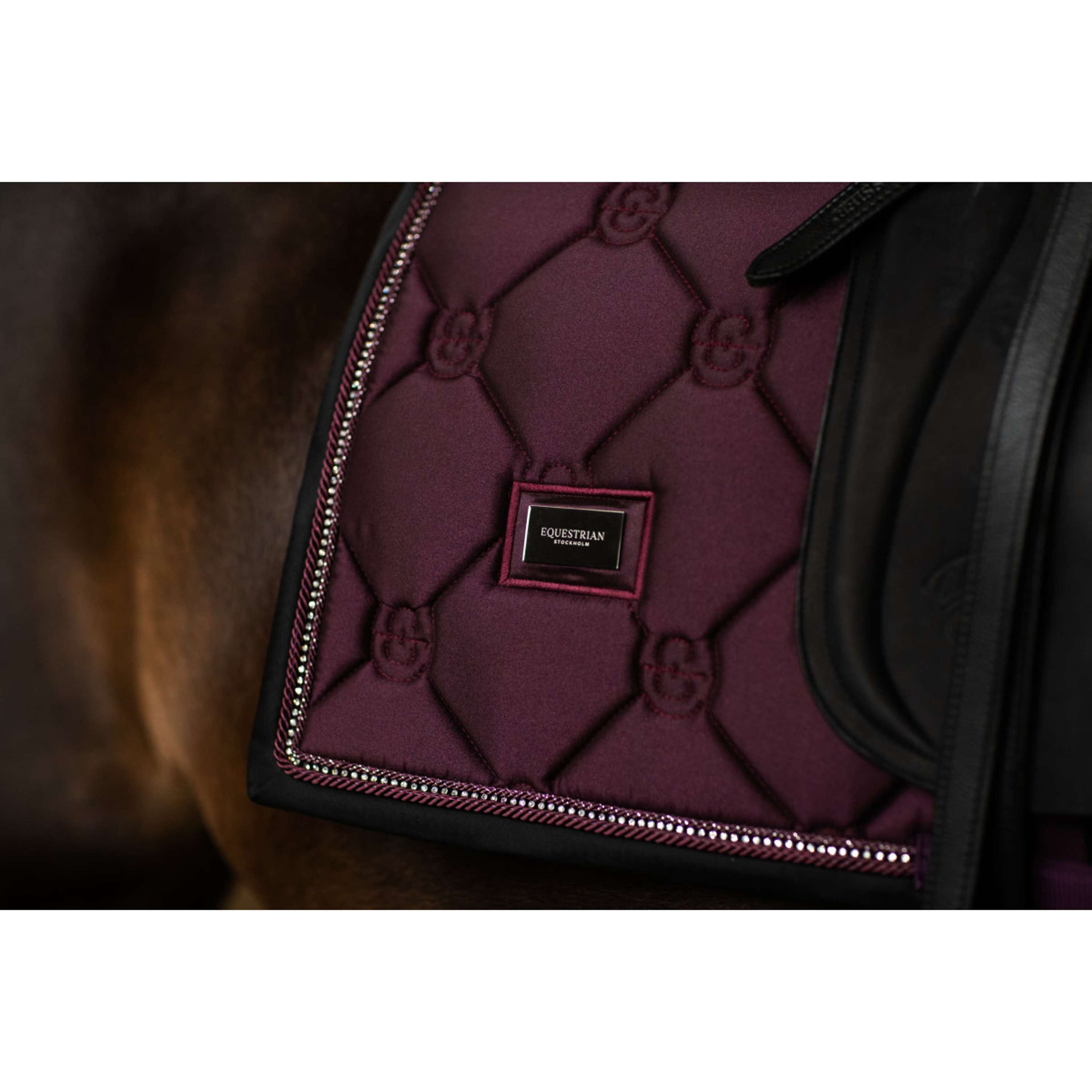 Equestrian Stockholm Schabracke Crystal Shine Dressur Mauve Wine