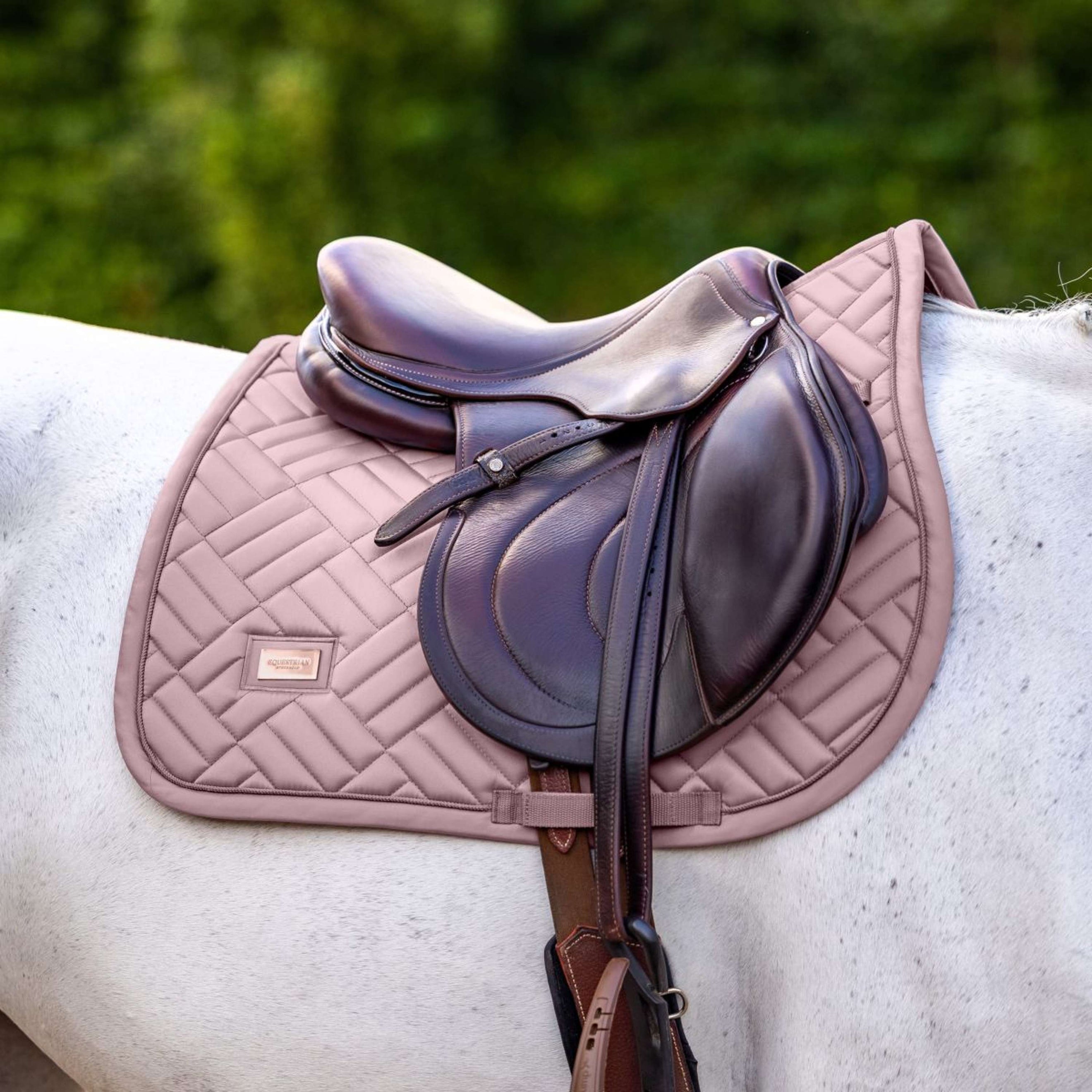 Equestrian Stockholm Schabracke Modern Springen Midsummer Blush Equestrian Stockholm Schabracke Modern Springen Midsummer Blush