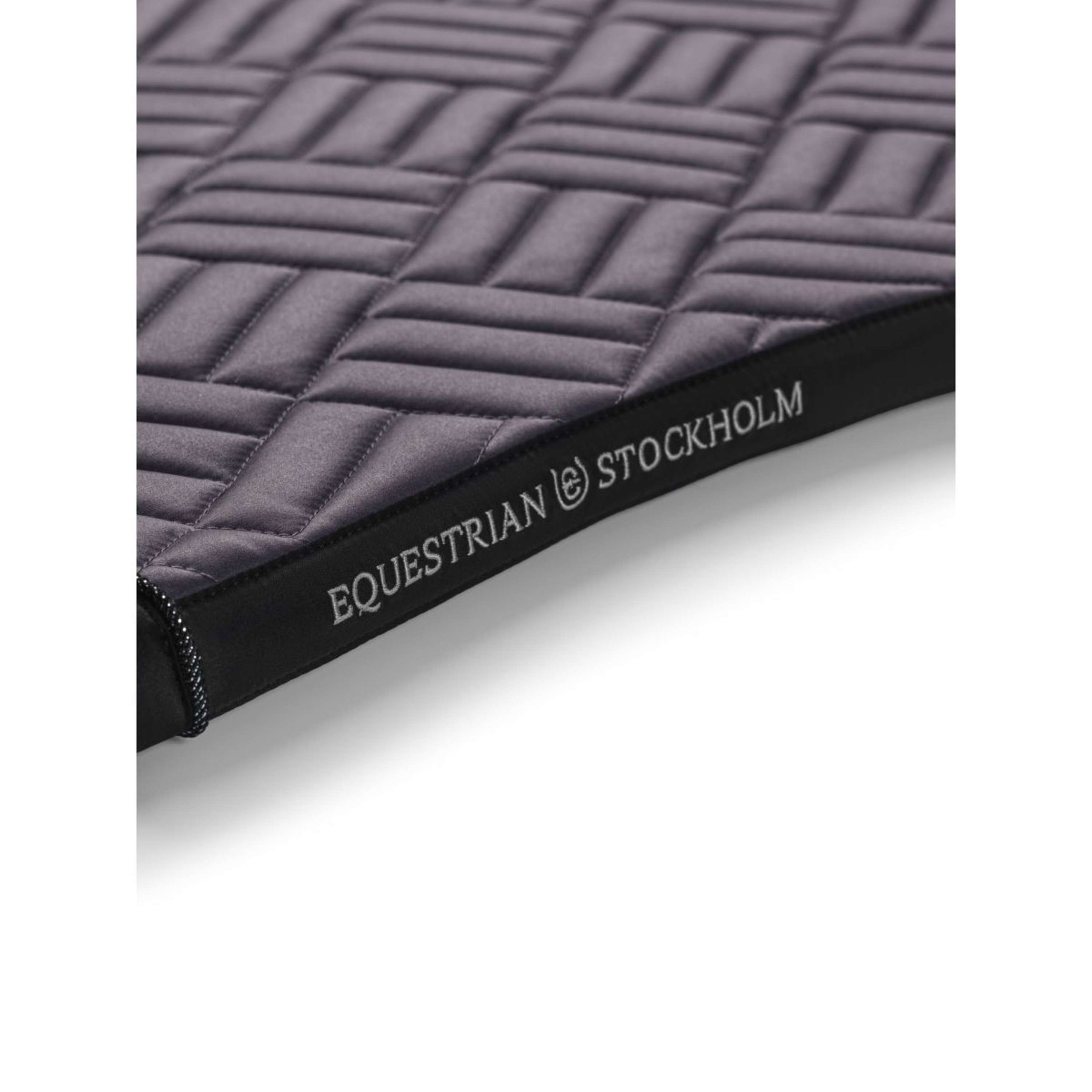 Equestrian Stockholm Schabracke Modern Dressur Dark Violet Equestrian Stockholm Schabracke Modern Dressur Dark Violet
