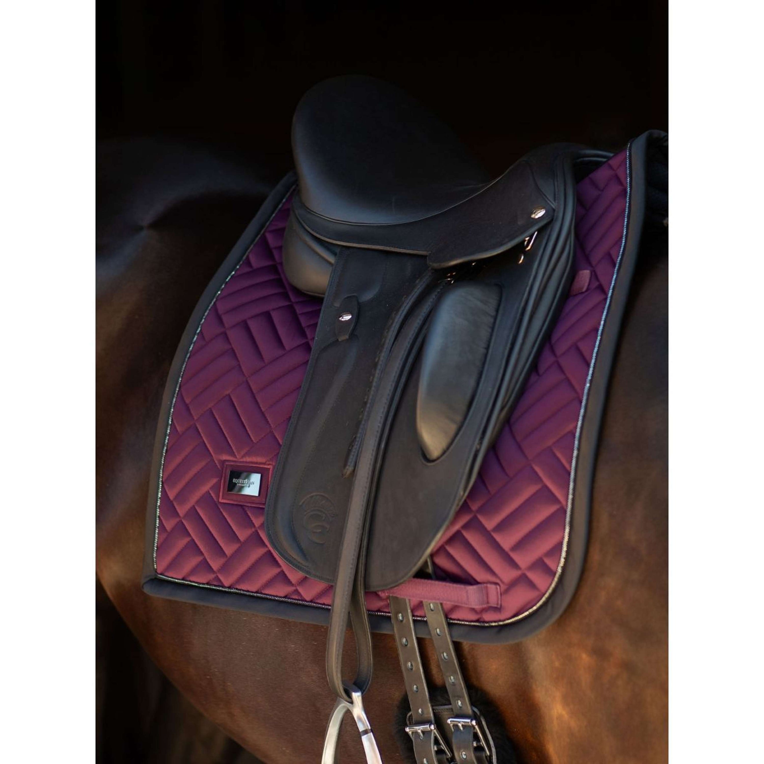 Equestrian Stockholm Schabracke Modern Dressur Purple Night Equestrian Stockholm Schabracke Modern Dressur Purple Night