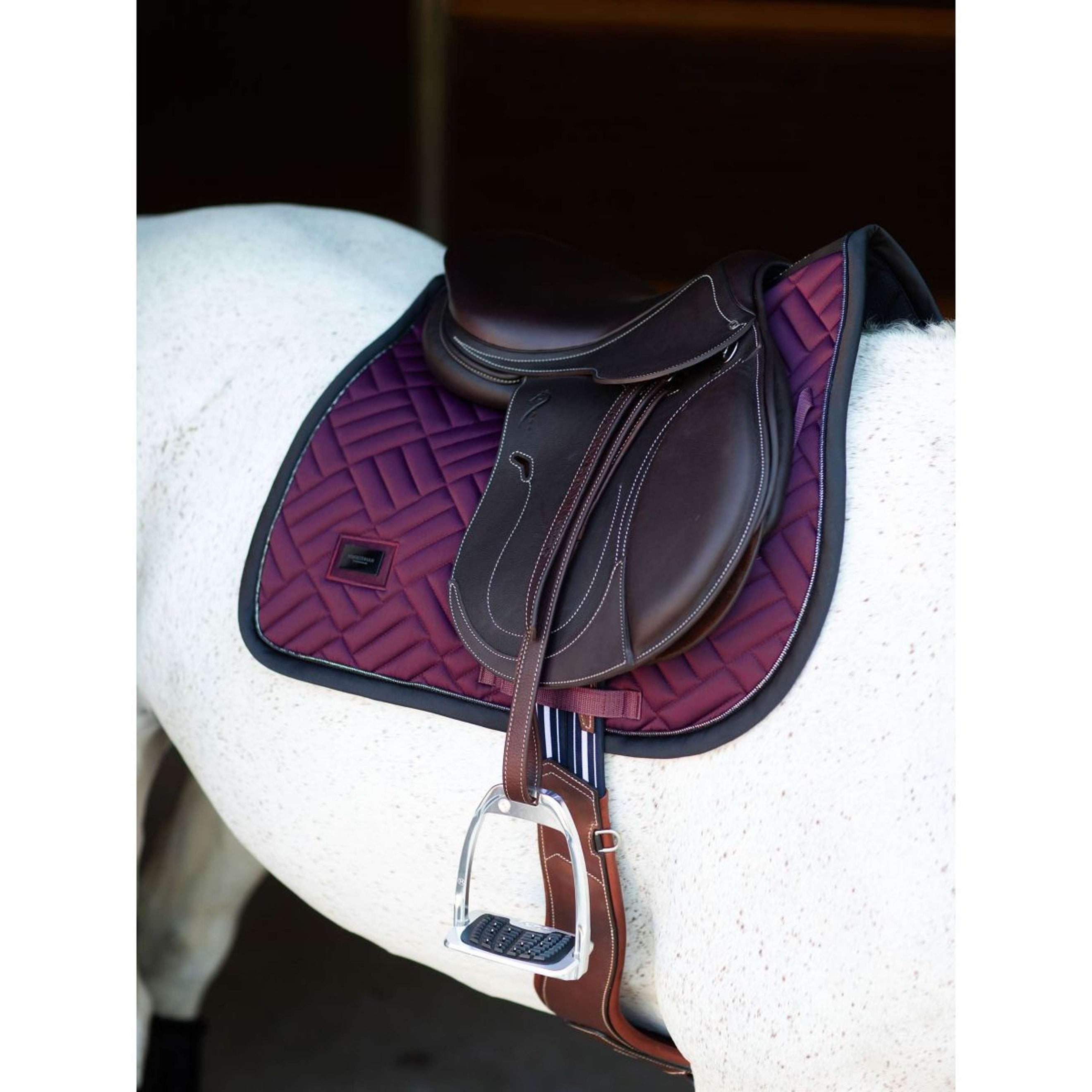 Equestrian Stockholm Schabracke Modern Springen Purple Night Equestrian Stockholm Schabracke Modern Springen Purple Night