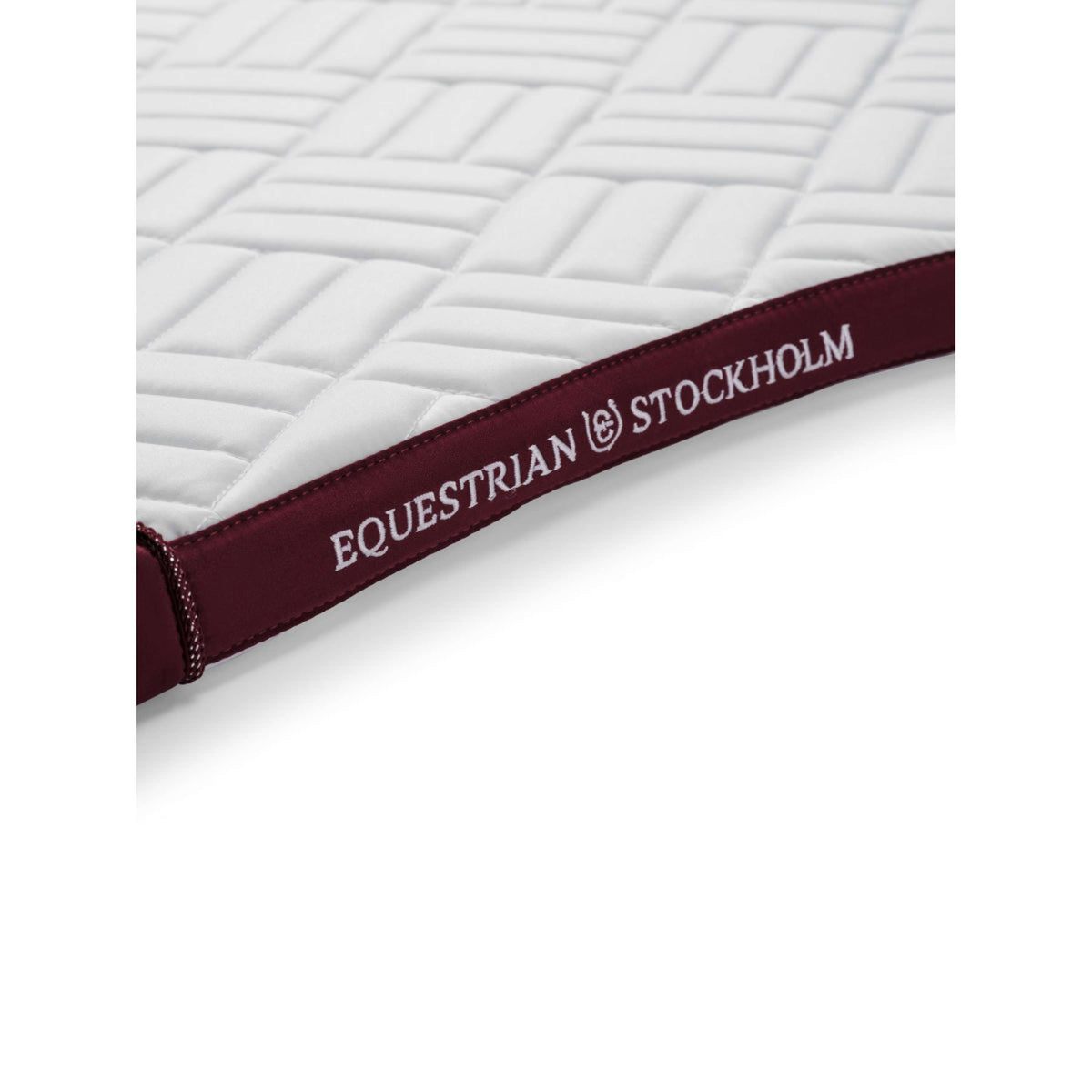 Equestrian Stockholm Schabracke Modern Dressur Weiß/Merlot