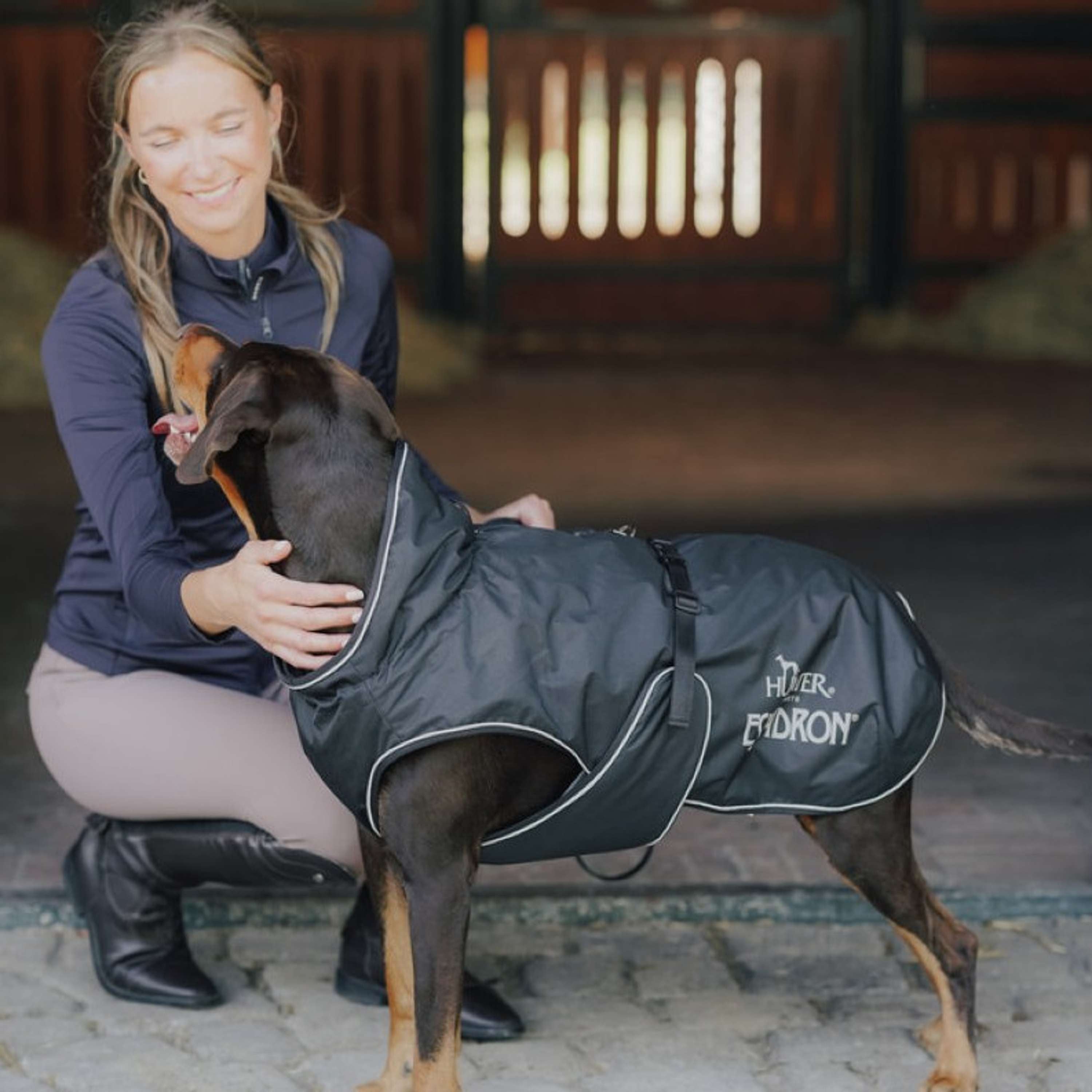 Hunter x Eskadron Hunde Wintermantel Vario Schwarz