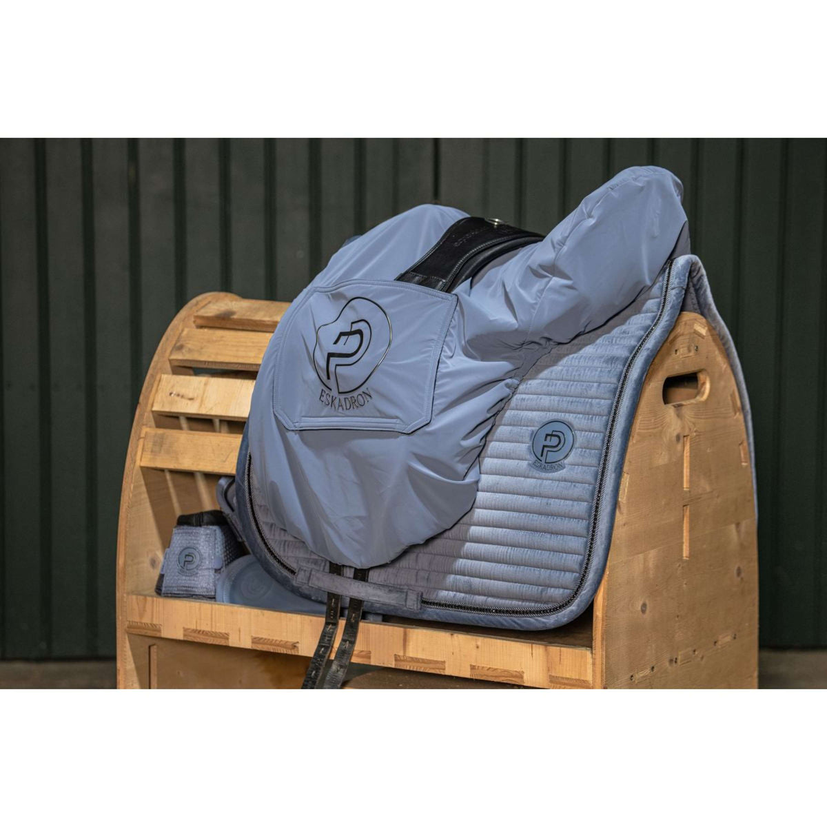 Eskadron Sattelschoner Platinum '26 Silk Slate Blue