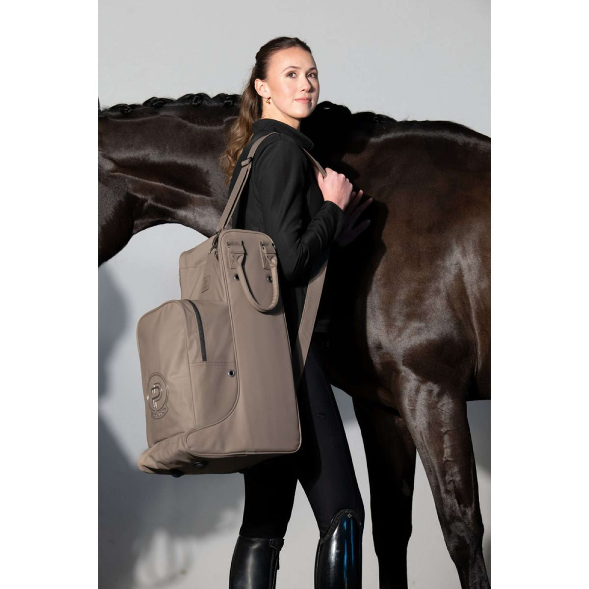 Eskadron Helm/Stiefeltasche Platinum '25 Smoky Taupe