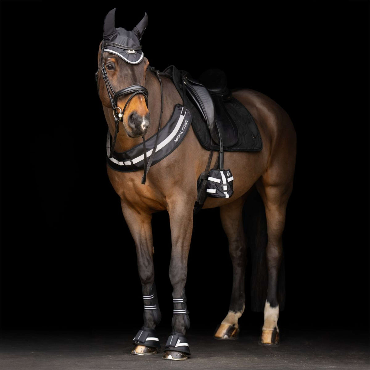Imperial Riding Fliegenhaube IRHLuminous Schwarz