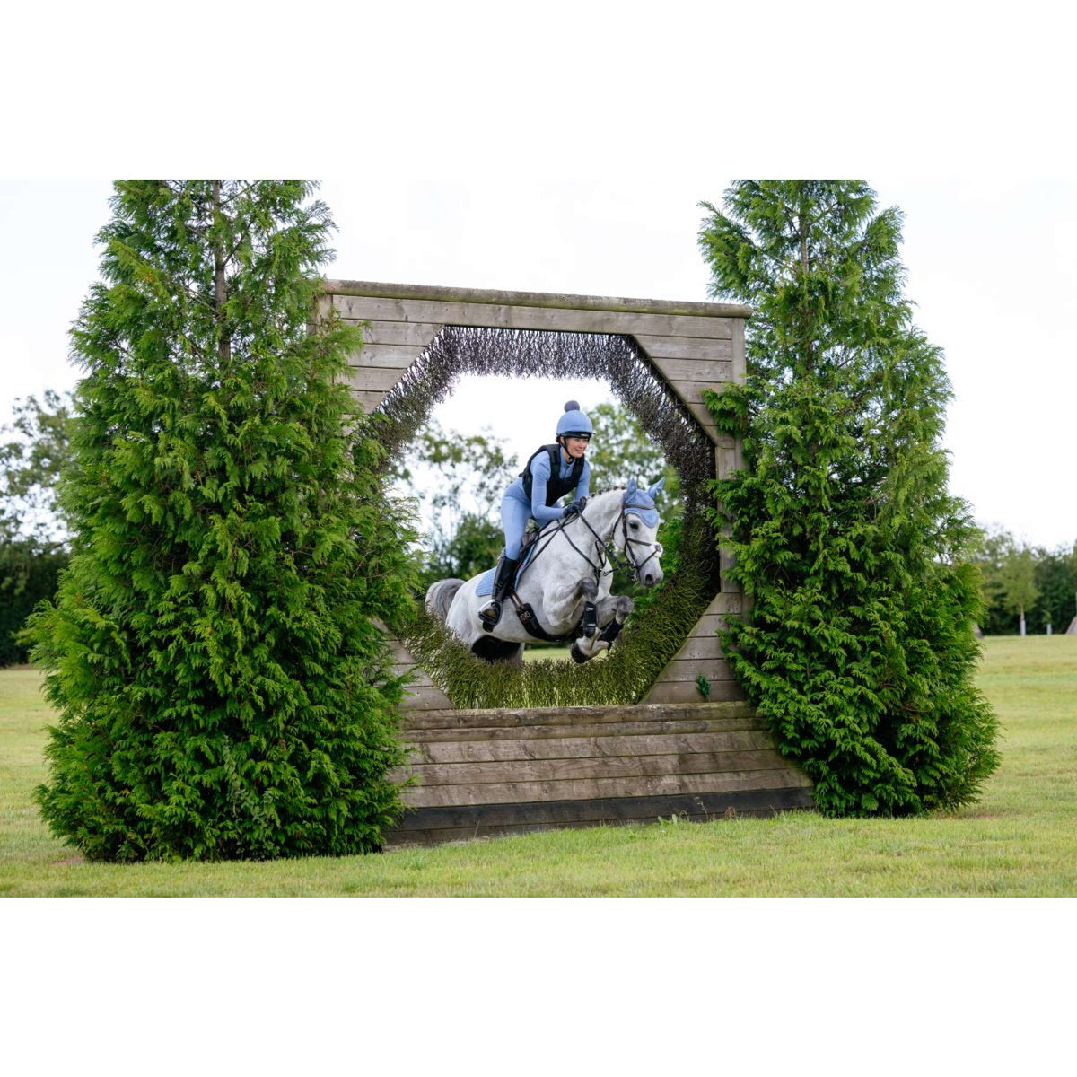 LeMieux Schabracke Suede Close Contact Square Springen Powder Blue