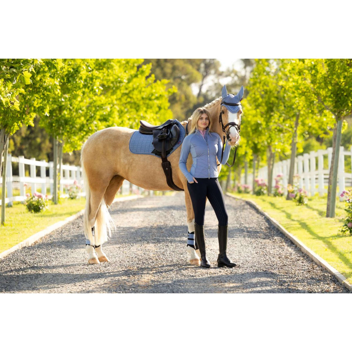 LeMieux Schabracke Suede Close Contact Square Springen Powder Blue