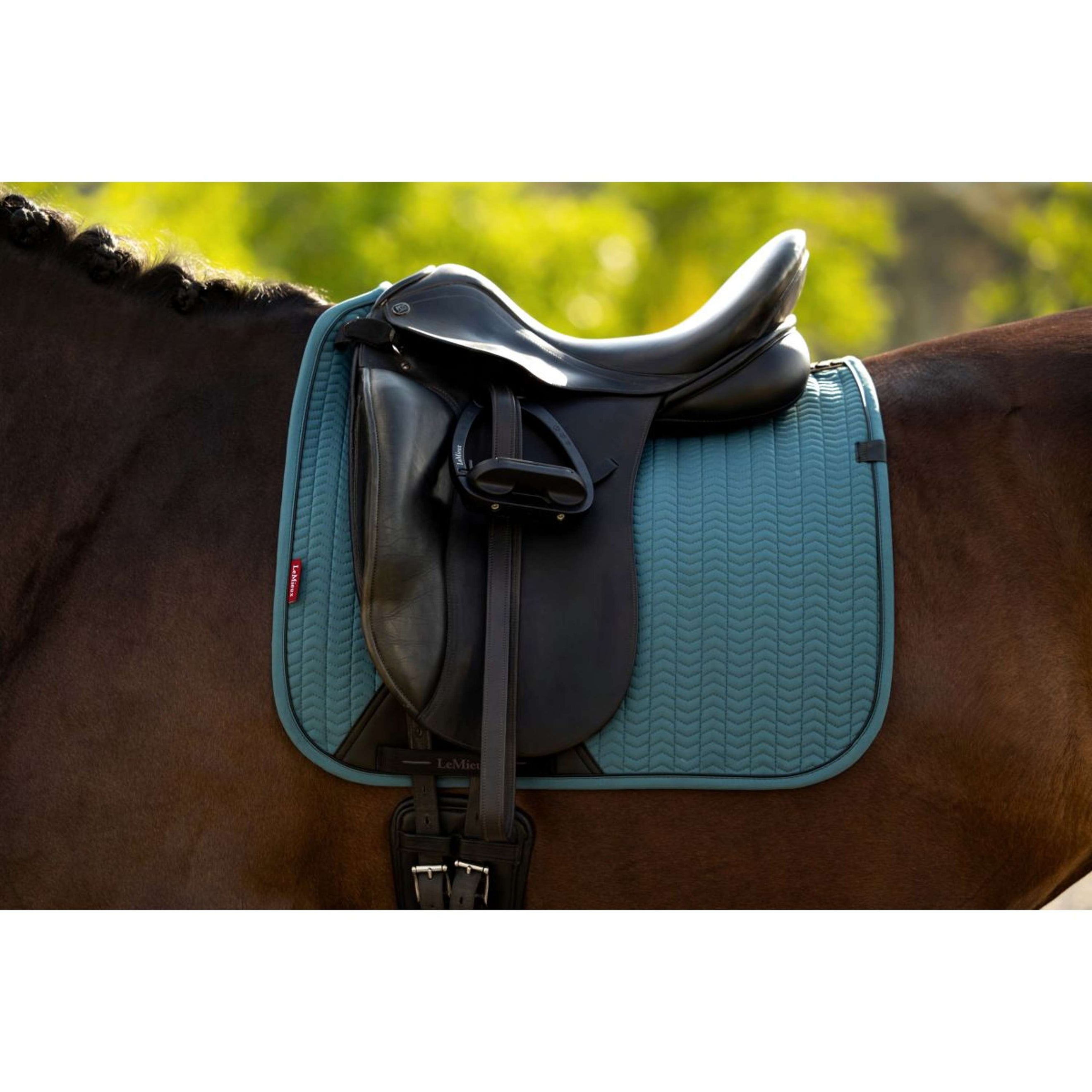 LeMieux Schabracke Essence Square Dressur Jungle LeMieux Schabracke Essence Square Dressur Jungle