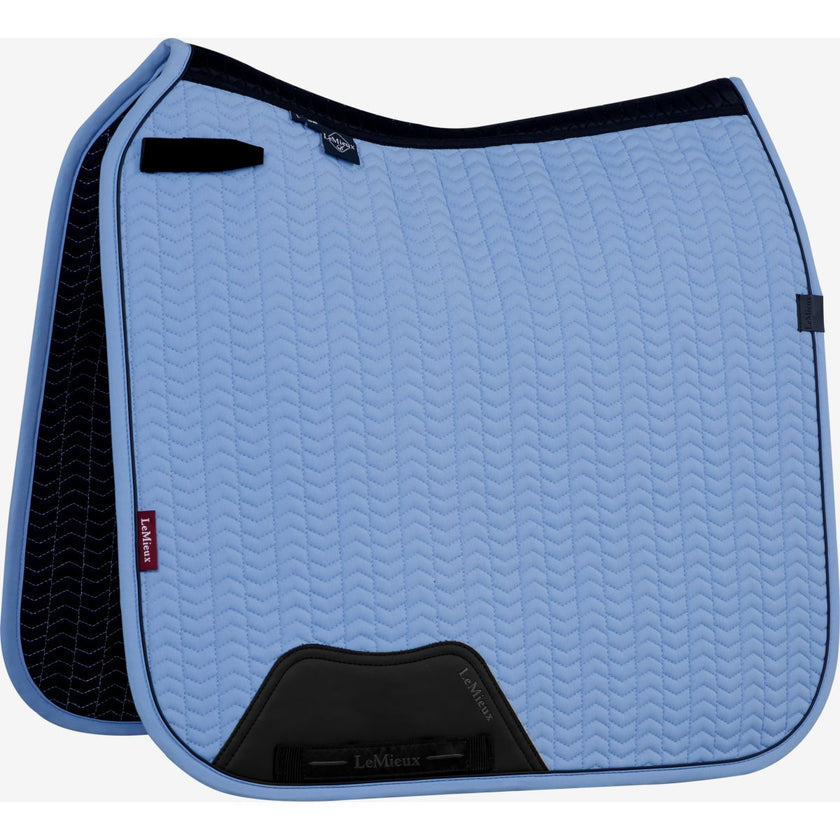 LeMieux Schabracke Essence Square Dressur Powder Blue LeMieux Schabracke Essence Square Dressur Powder Blue