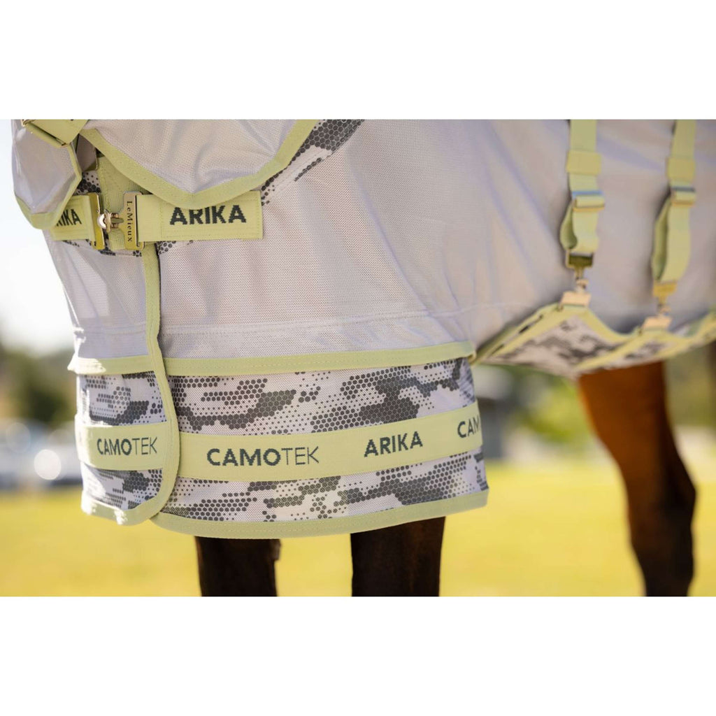 LeMieux Fliegendecke Arika Camo-Tek mit Halsteil Macaron