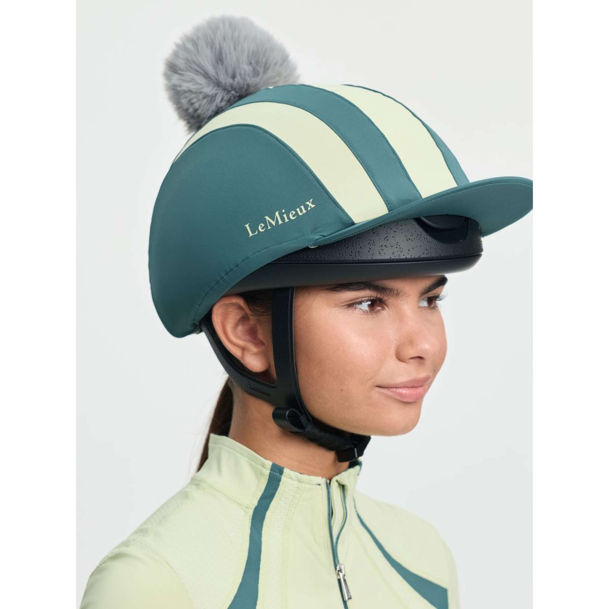 LeMieux Kappenabdeckung Tempo Pom Jungle